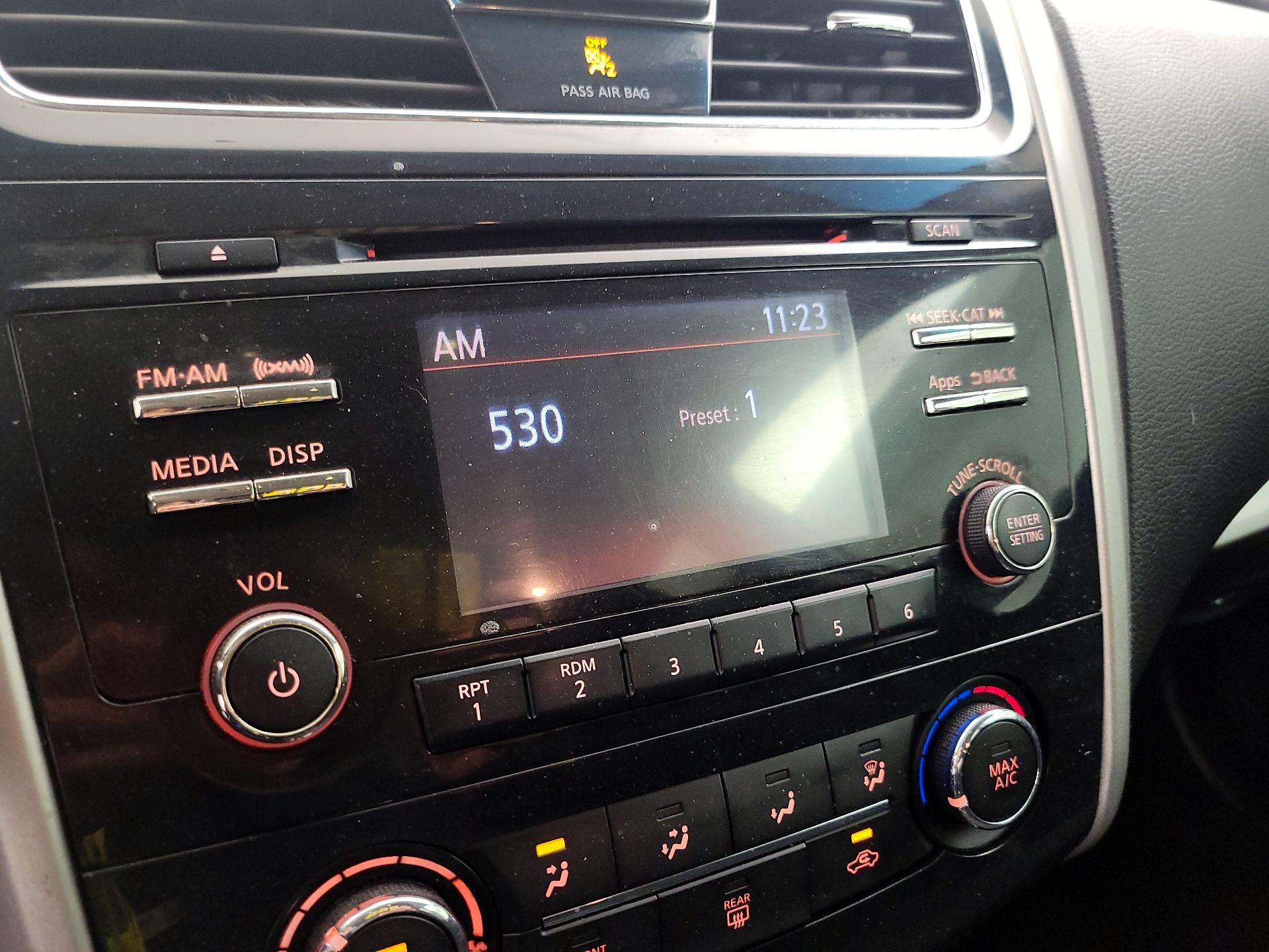 Thumbnail: 2015 Nissan Altima - 15