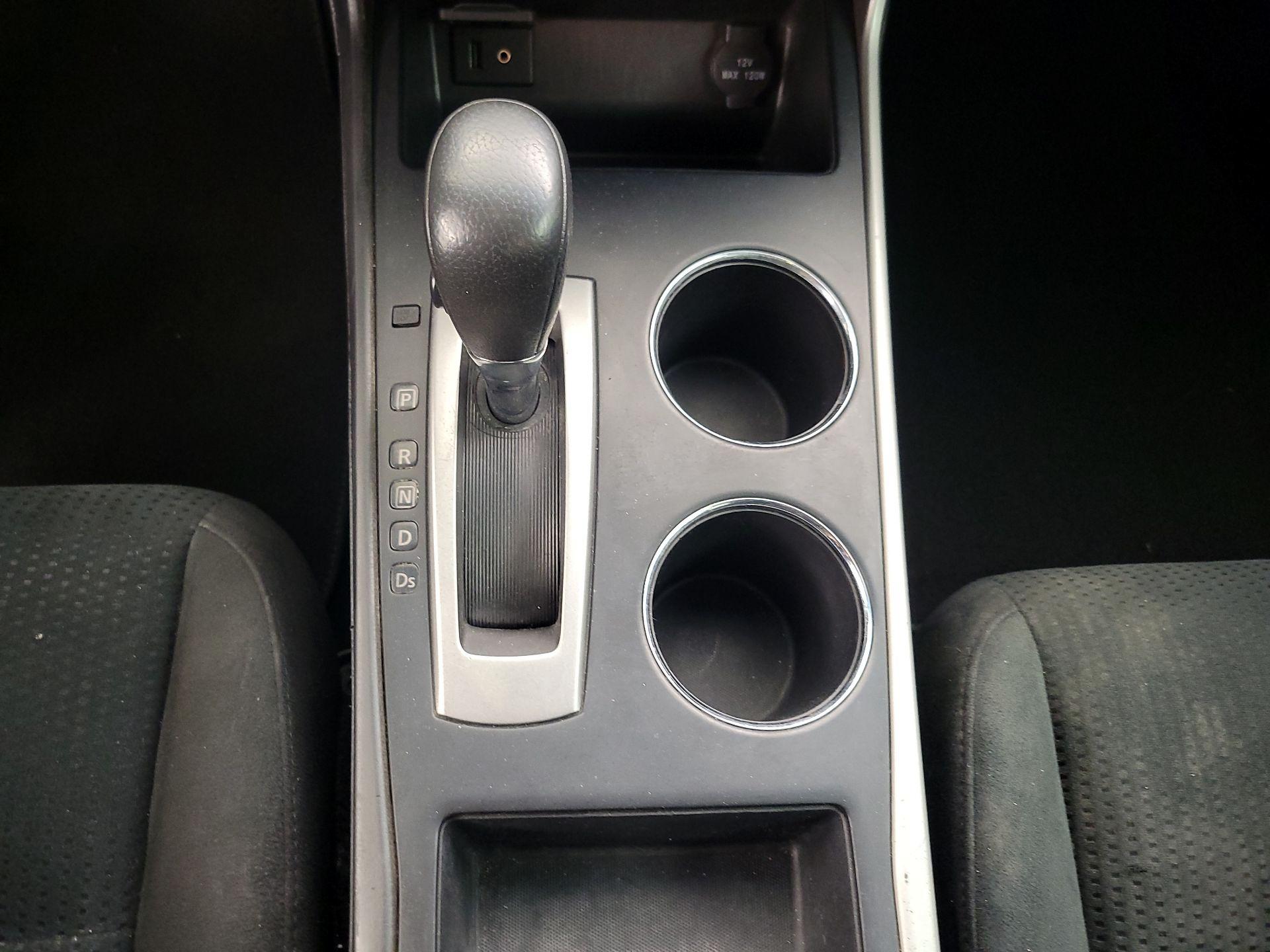 Thumbnail: 2015 Nissan Altima - 17