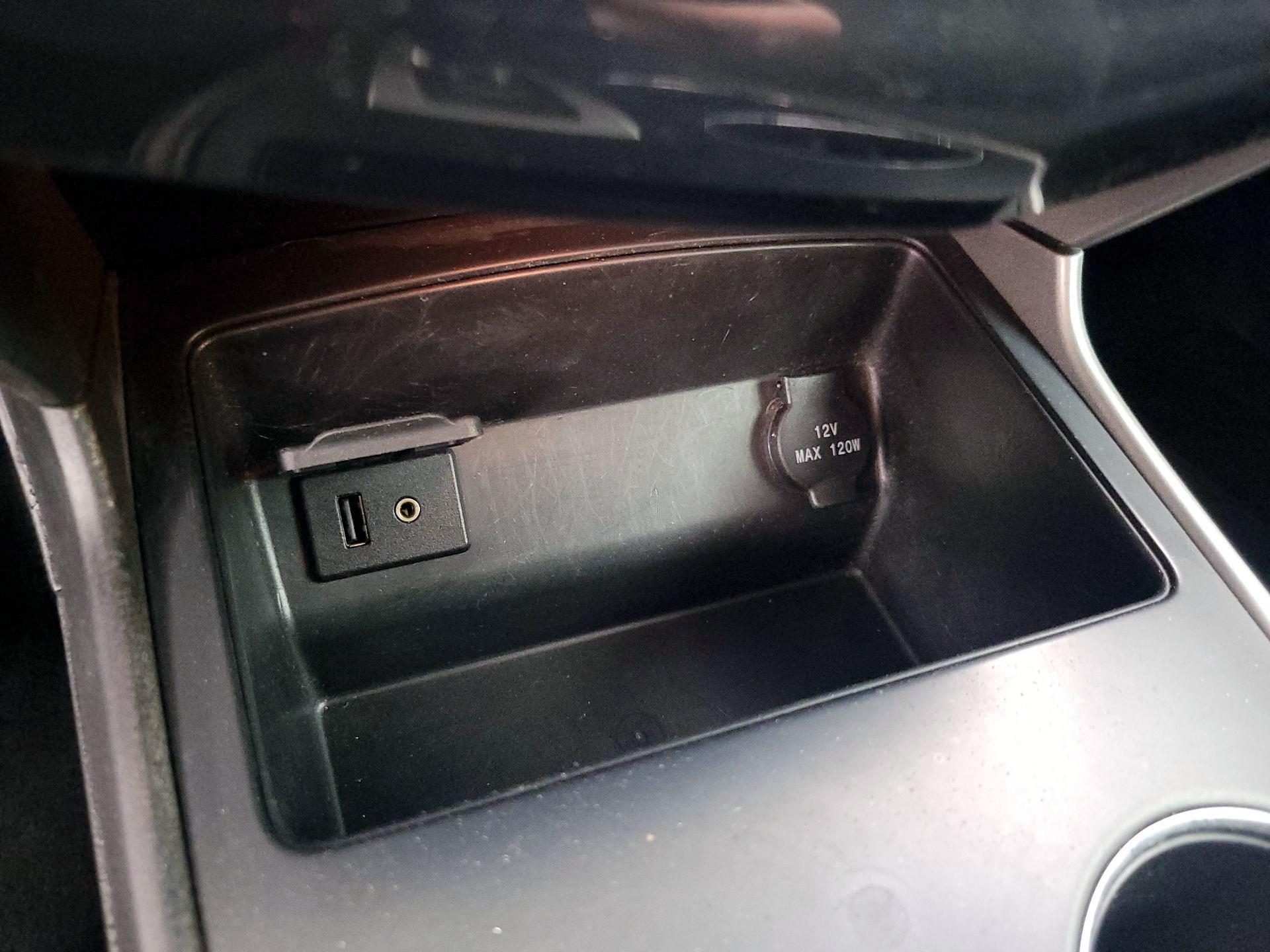 Thumbnail: 2015 Nissan Altima - 18