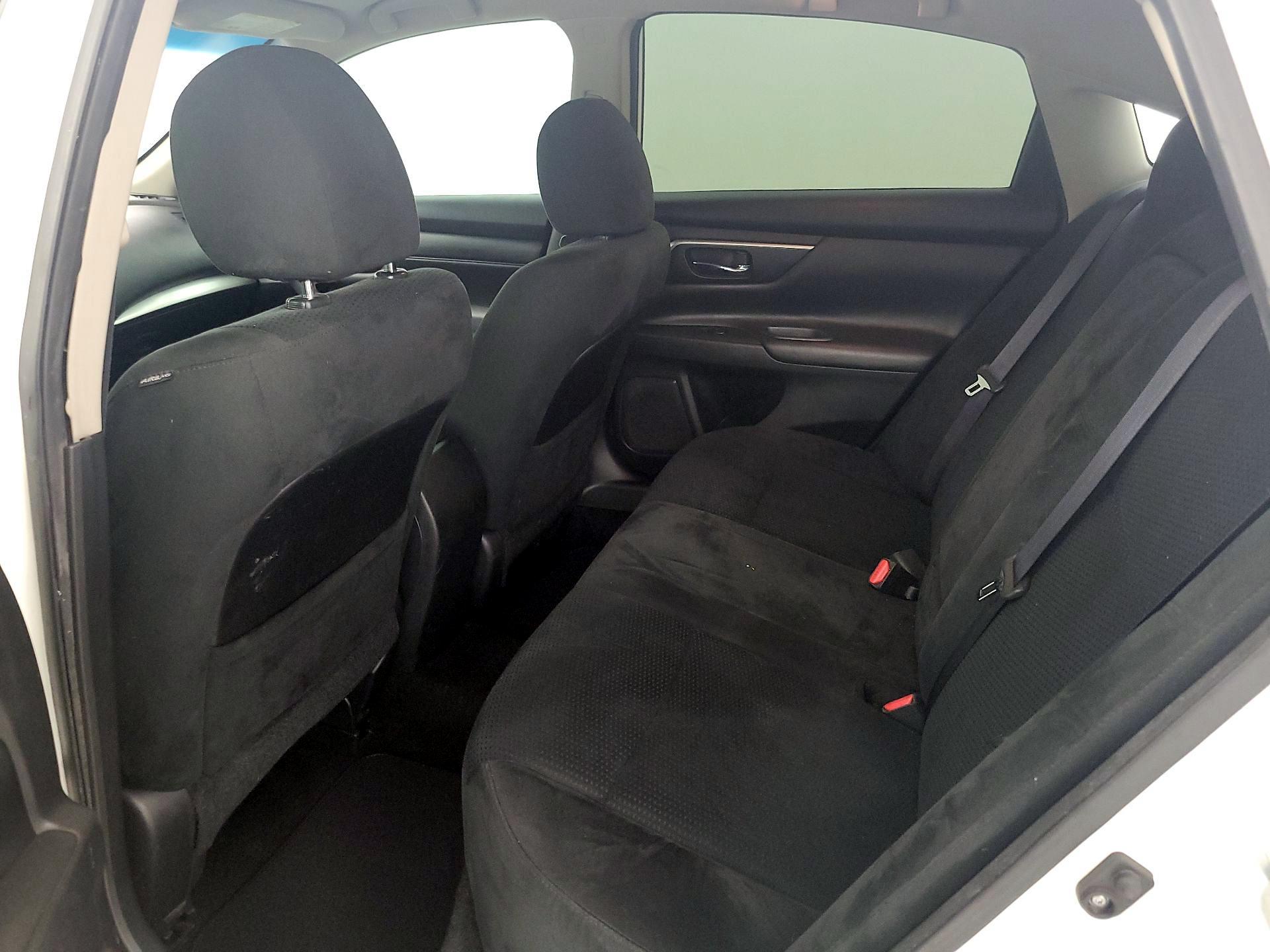 Thumbnail: 2015 Nissan Altima - 19