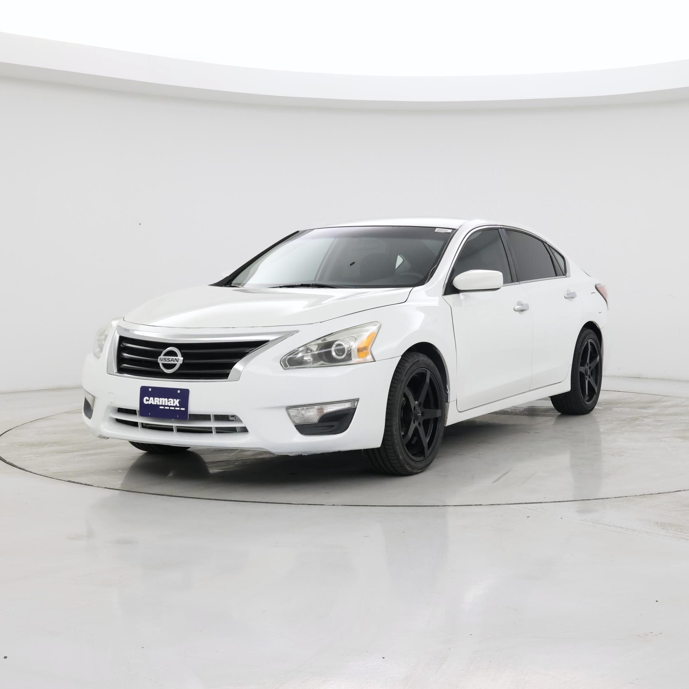 Thumbnail: 2015 Nissan Altima - 4
