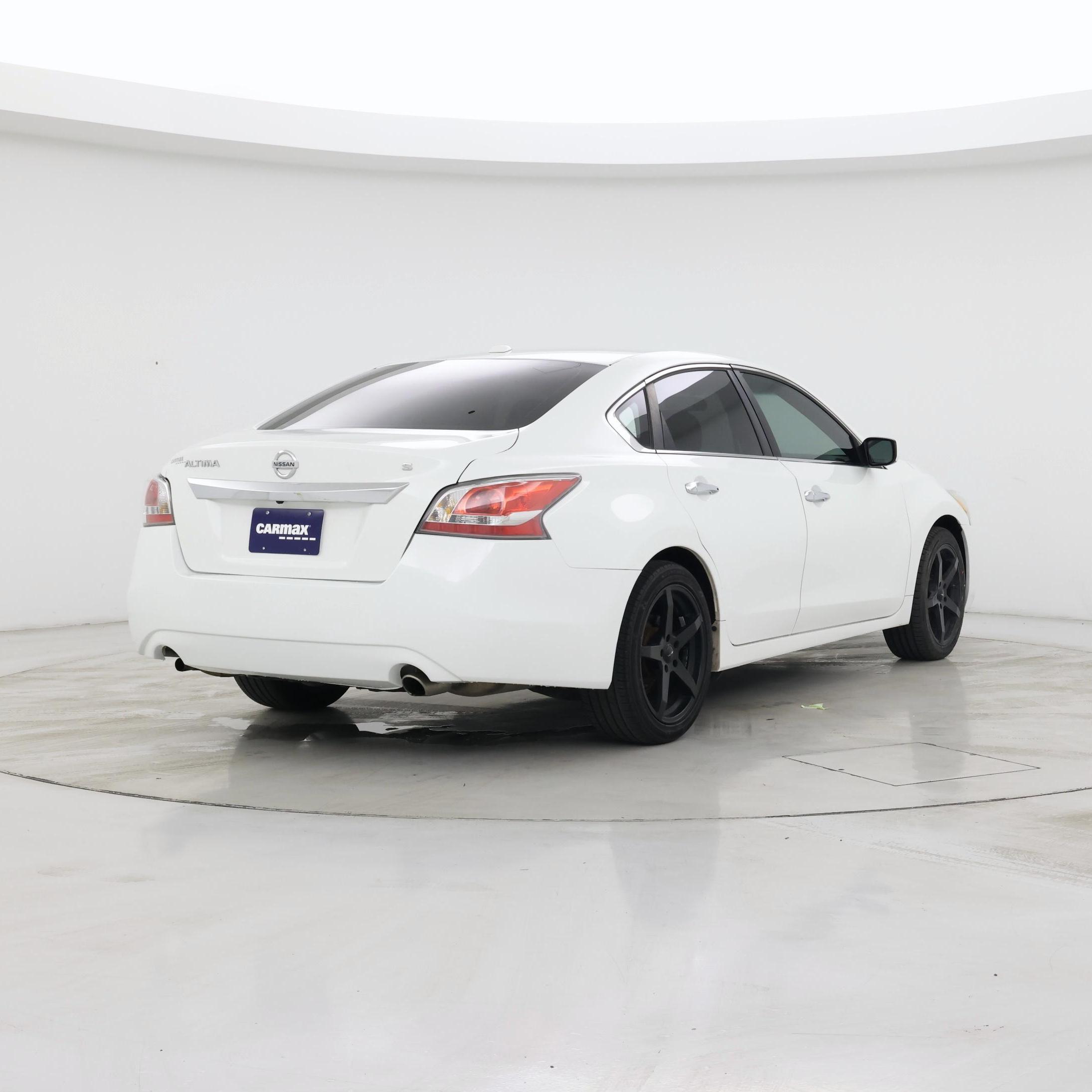 Thumbnail: 2015 Nissan Altima - 8
