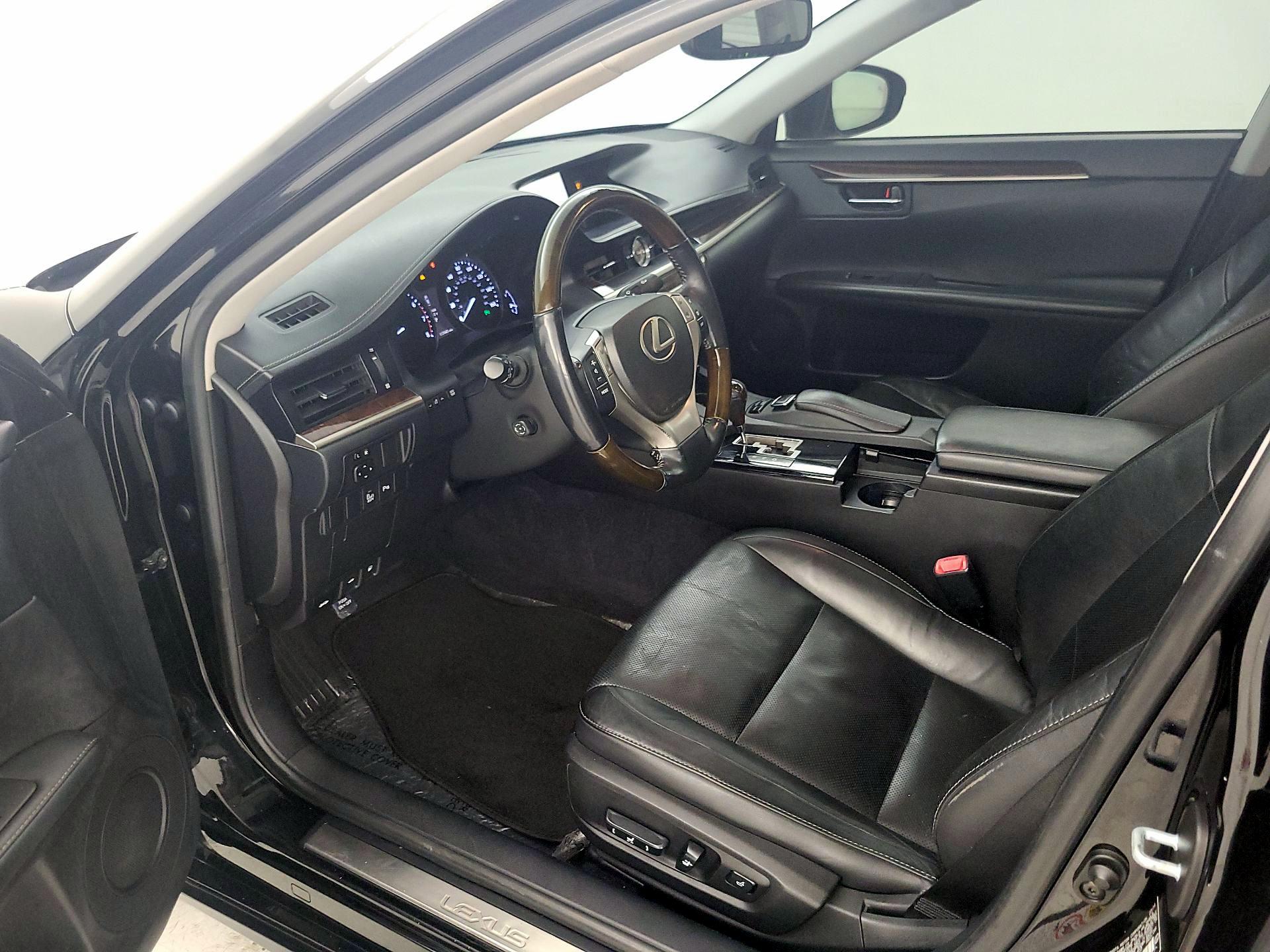 Thumbnail: 2014 Lexus ES - 11