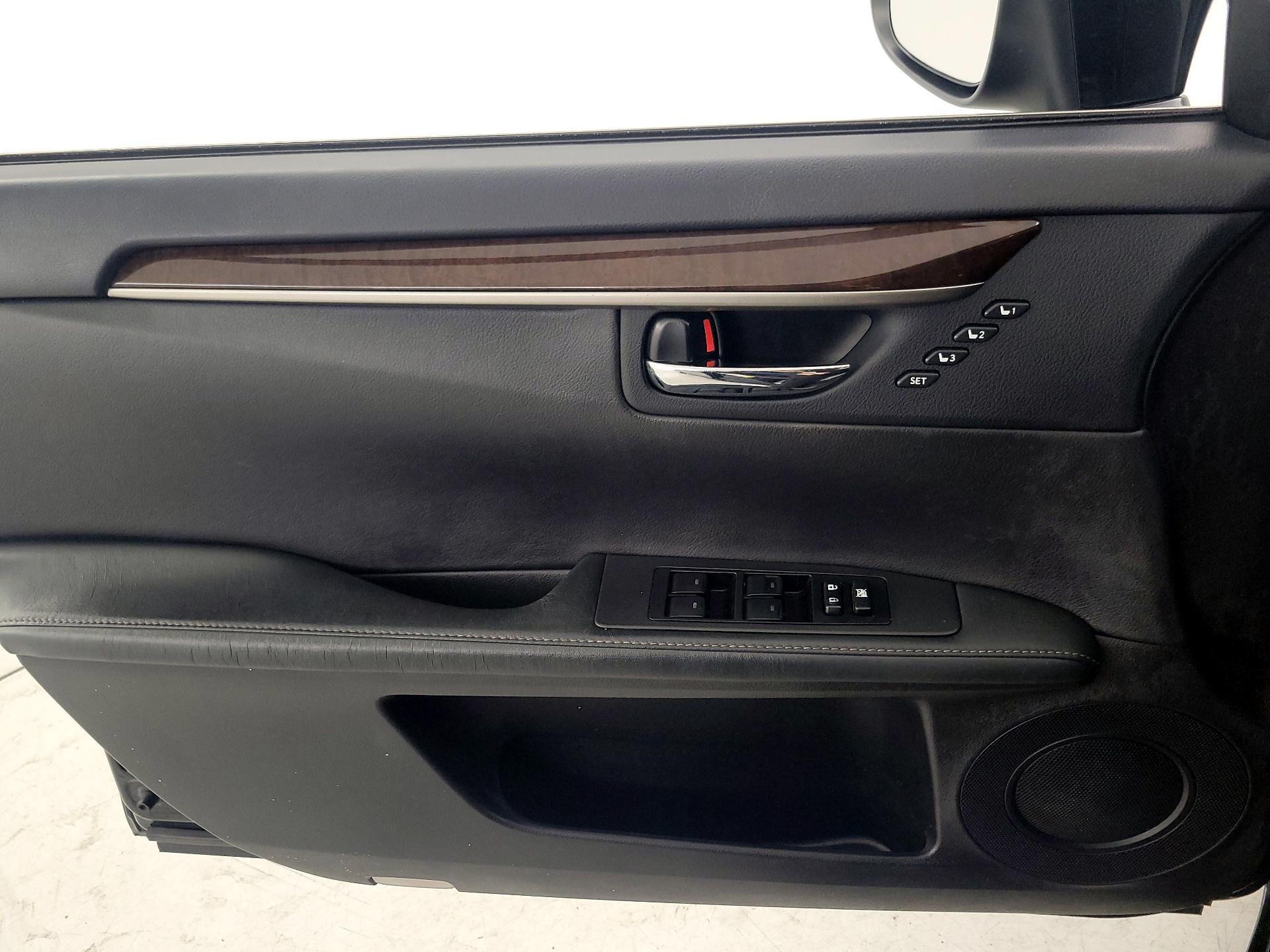 Thumbnail: 2014 Lexus ES - 12