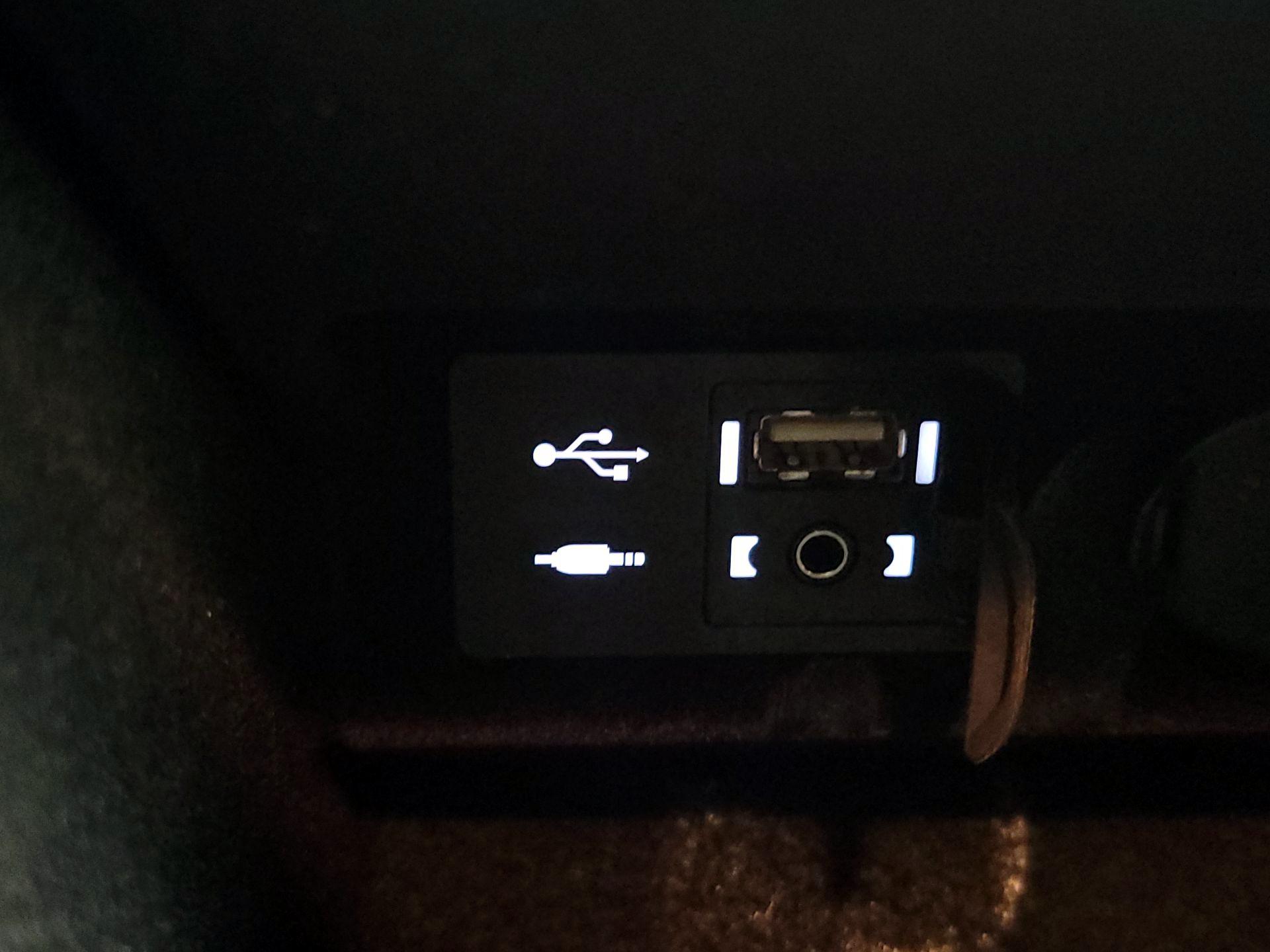 Thumbnail: 2014 Lexus ES - 19