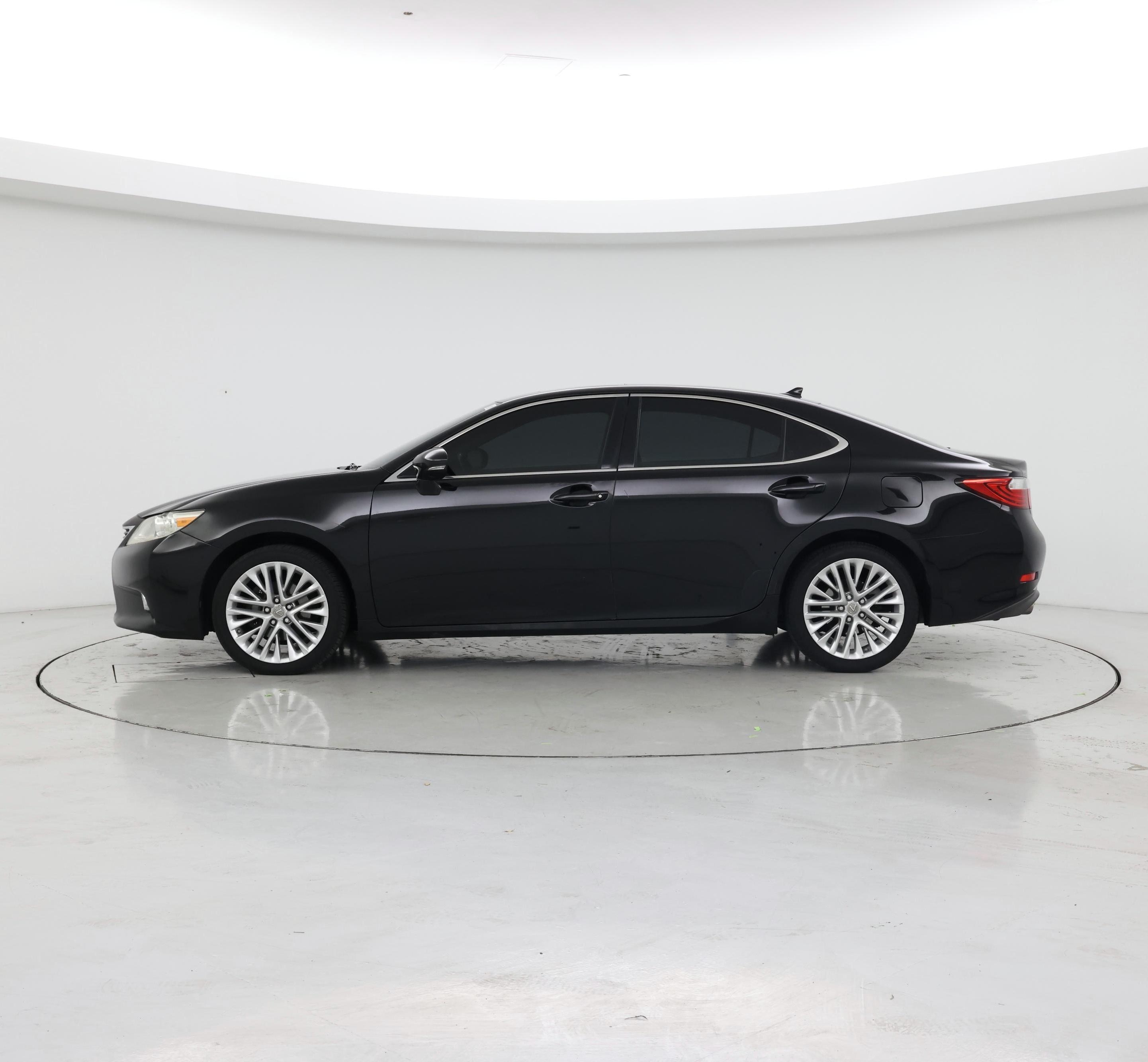 Thumbnail: 2014 Lexus ES - 3