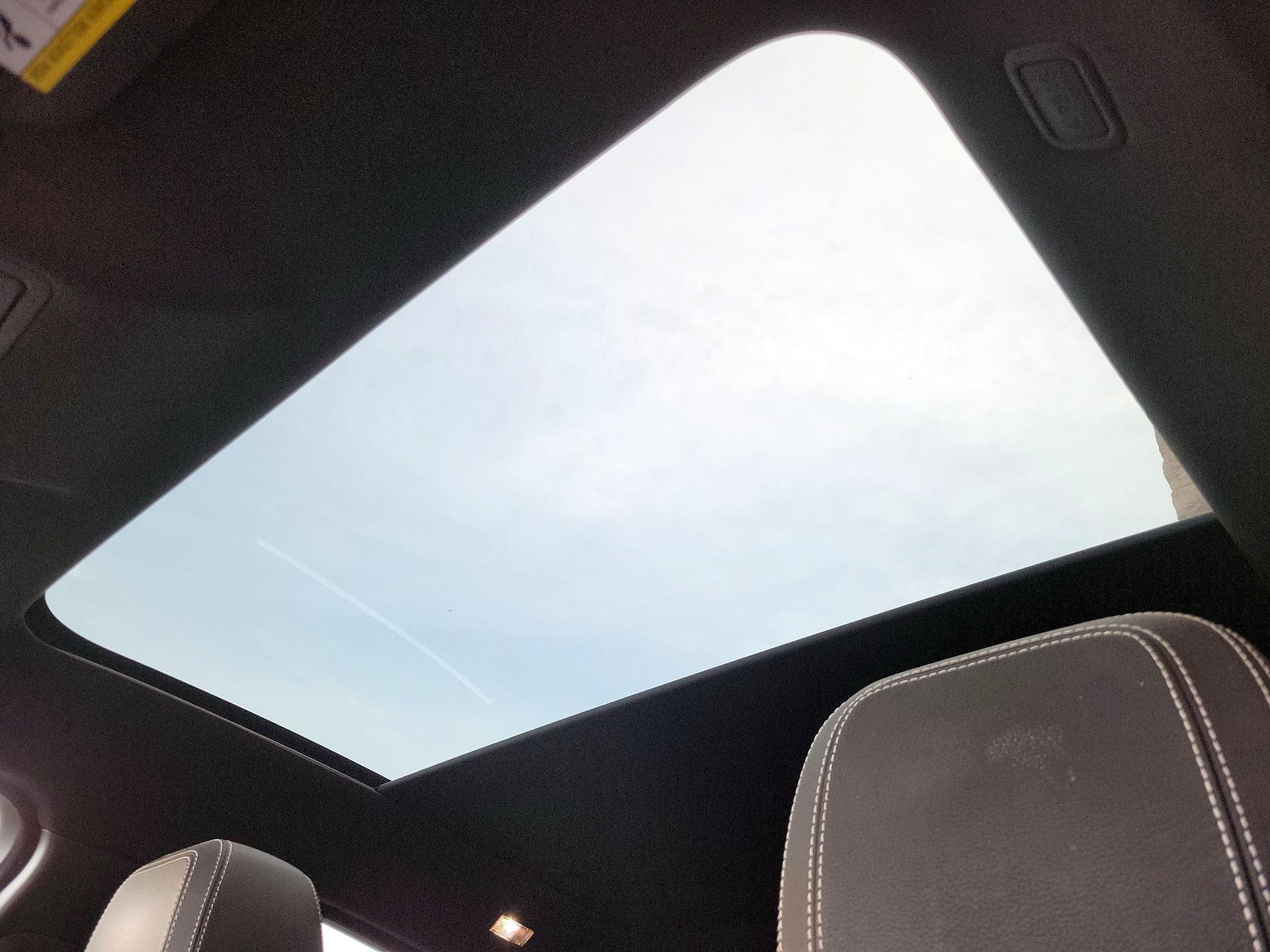 Thumbnail: 2018 Jaguar E-Pace - 20