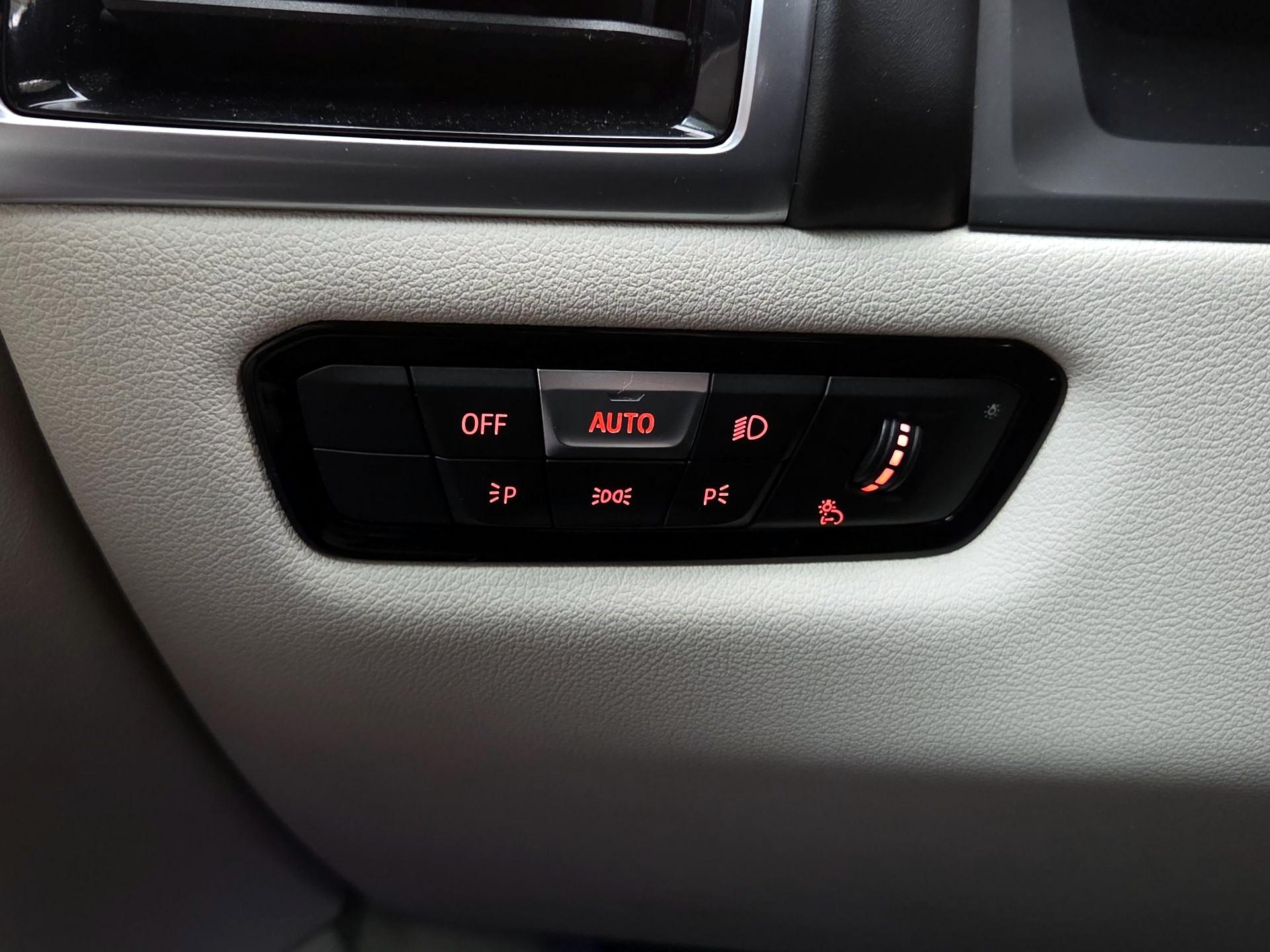 Thumbnail: 2019 BMW 8 Series - 13