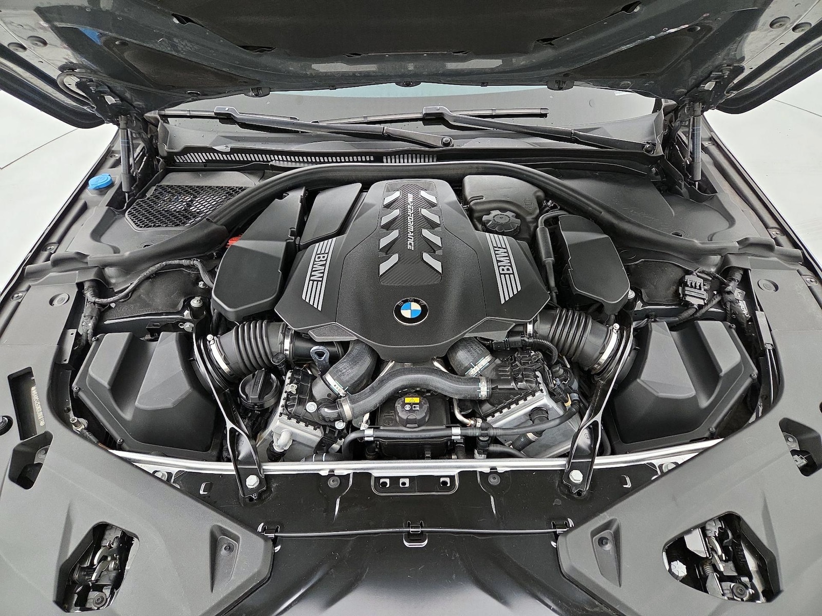 2019 BMW 8 Series M850i - Photo 23