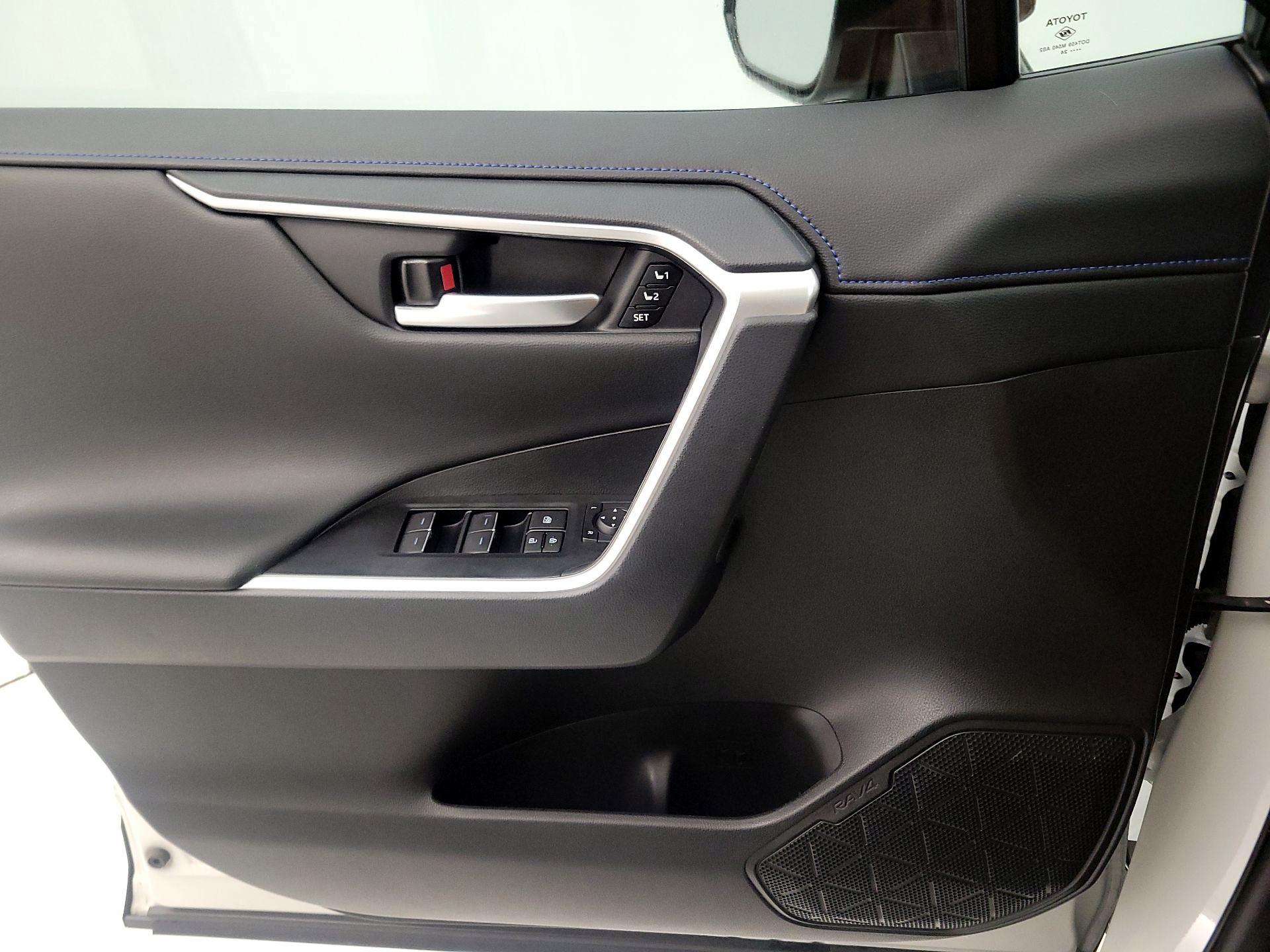 Thumbnail: 2024 Toyota RAV4 - 12