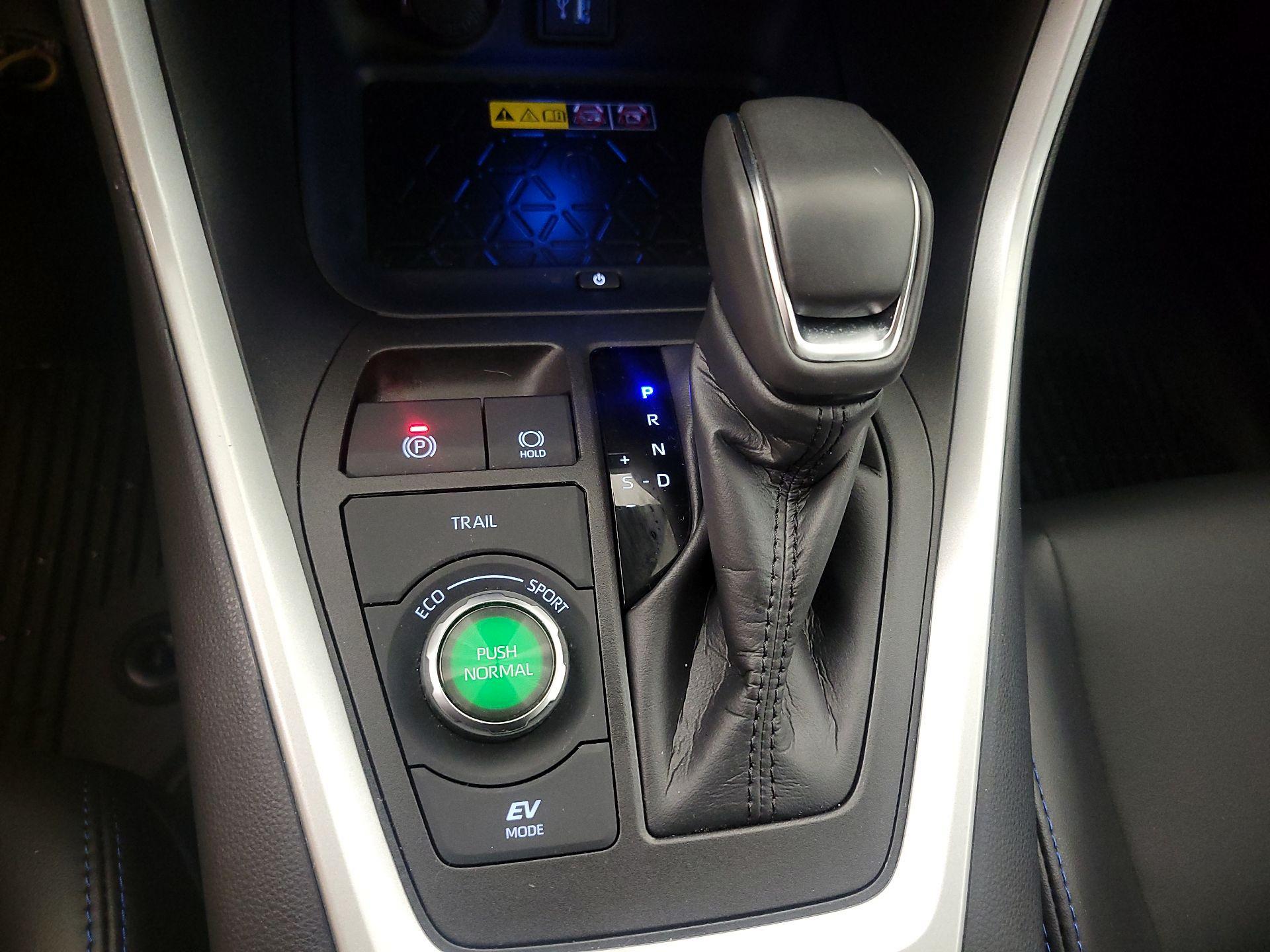 Thumbnail: 2024 Toyota RAV4 - 17