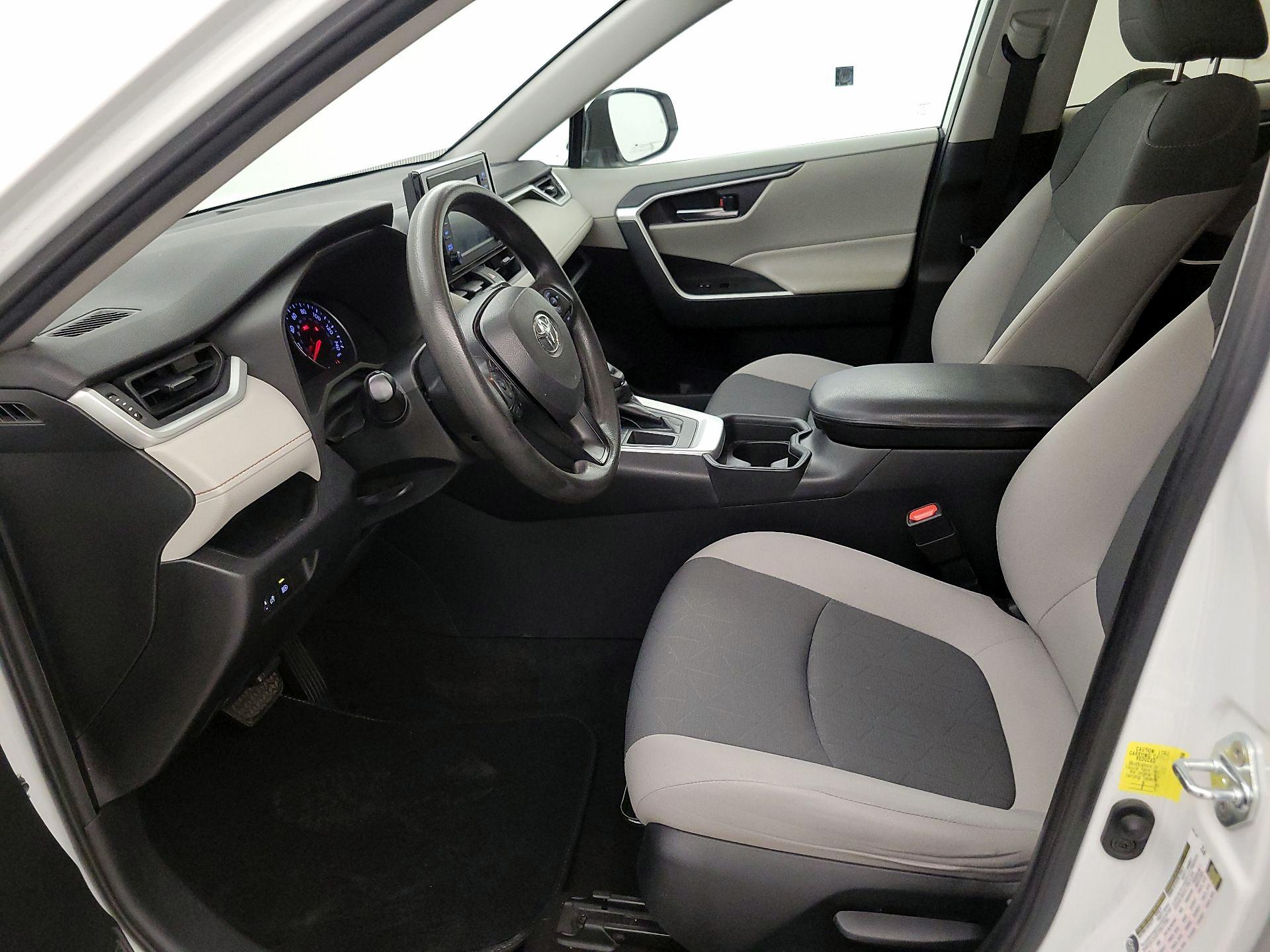 Thumbnail: 2019 Toyota RAV4 - 11