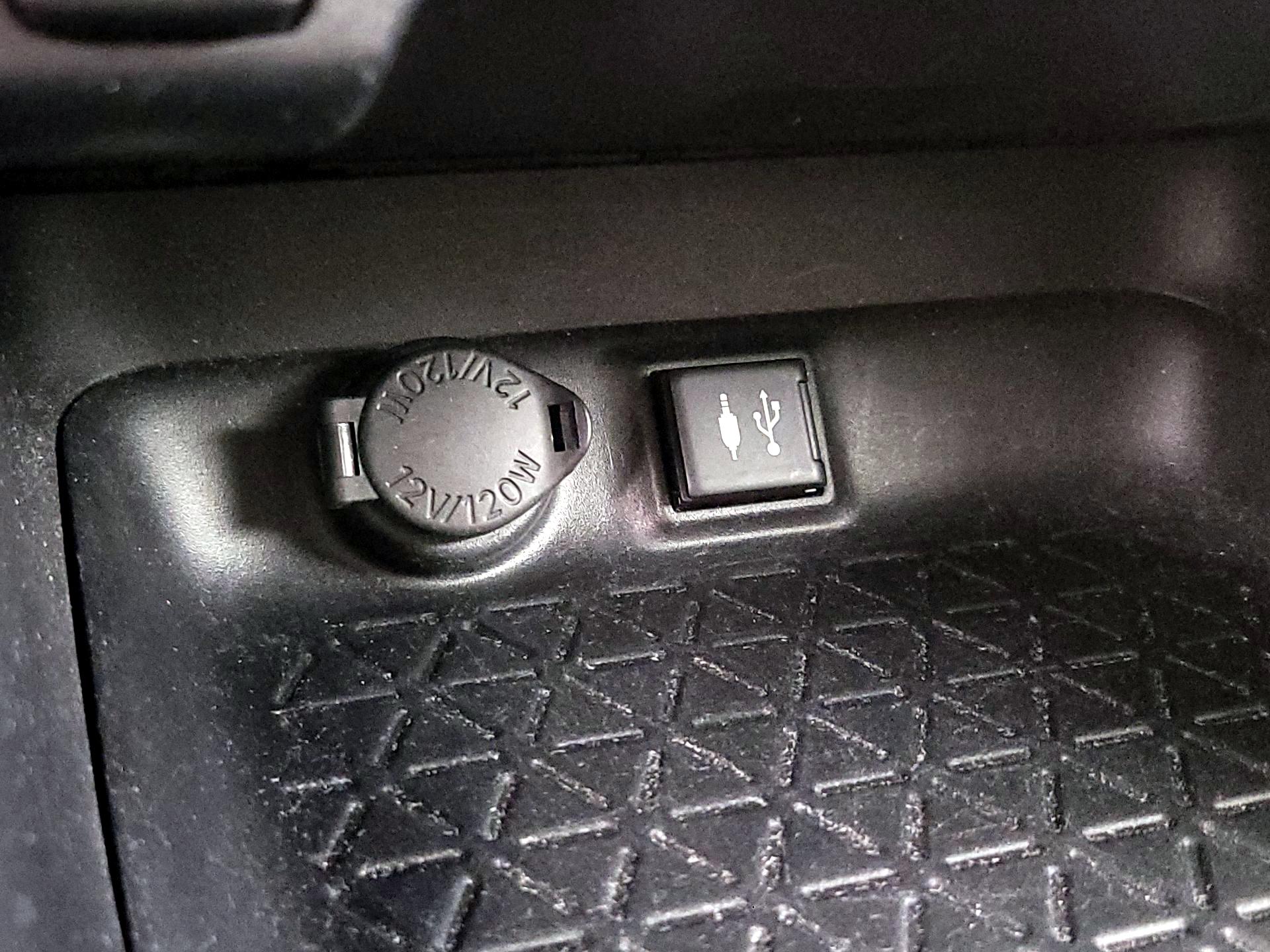 Thumbnail: 2019 Toyota RAV4 - 18