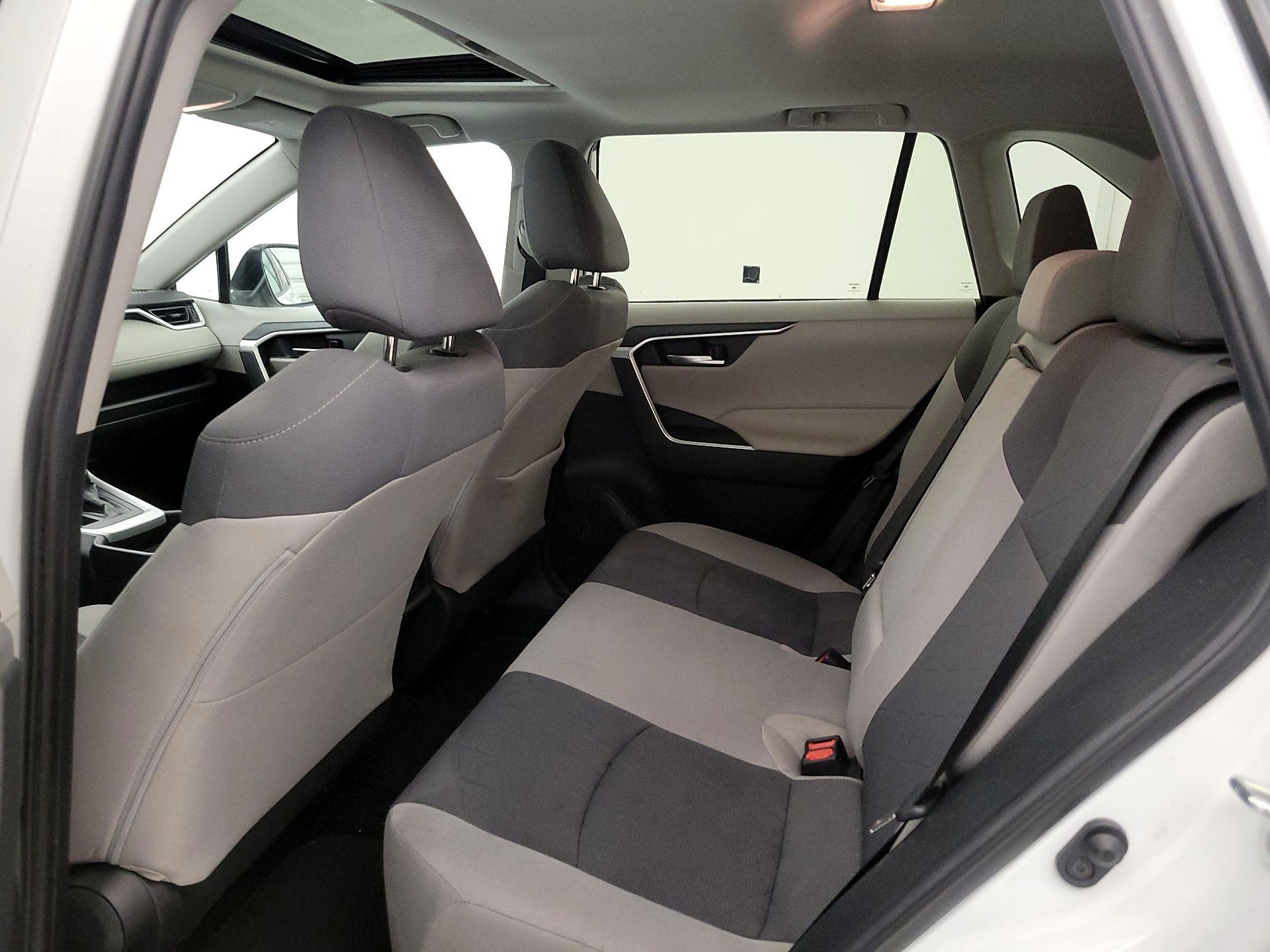 Thumbnail: 2019 Toyota RAV4 - 20