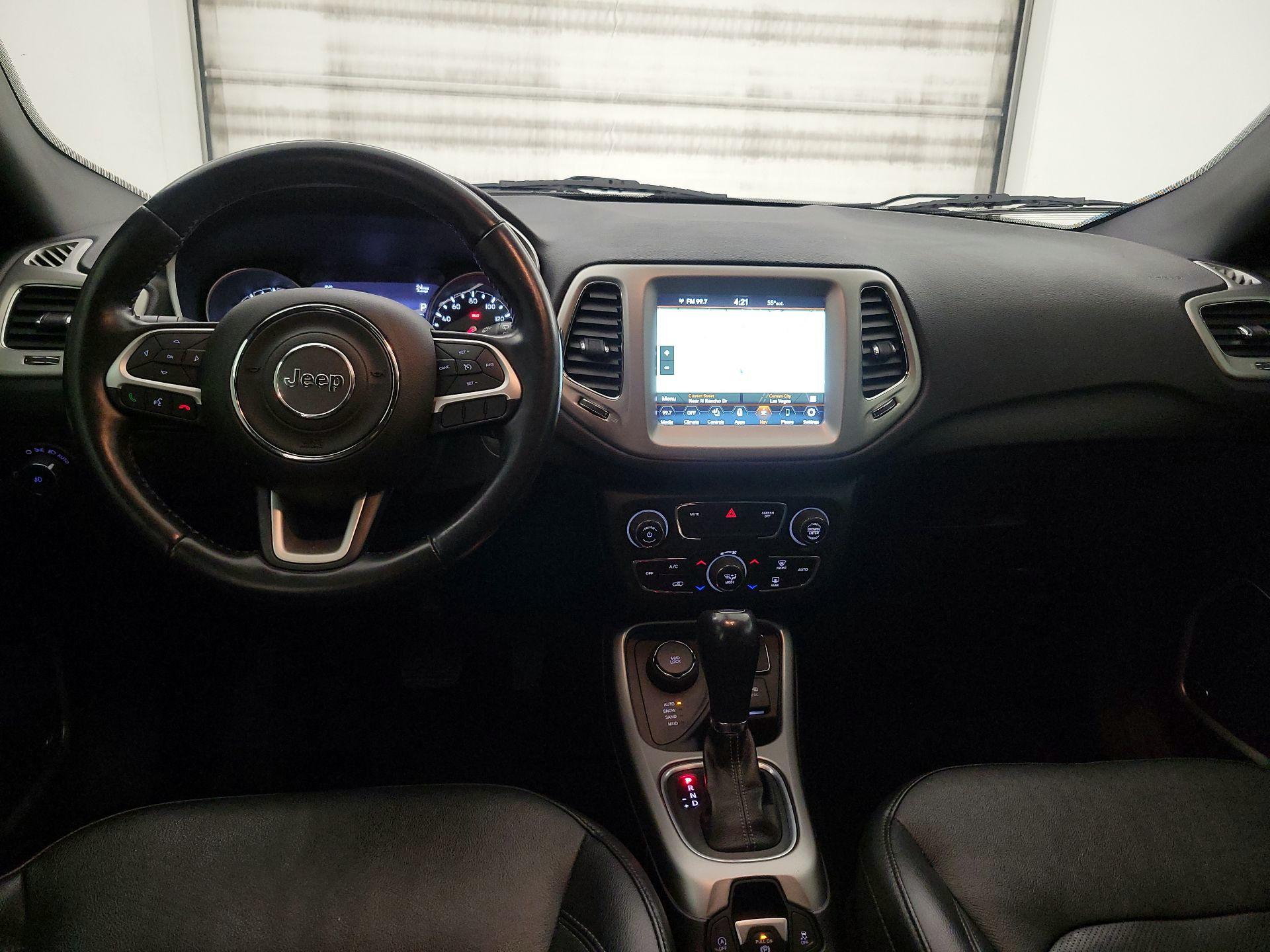 Thumbnail: 2020 Jeep Compass - 9