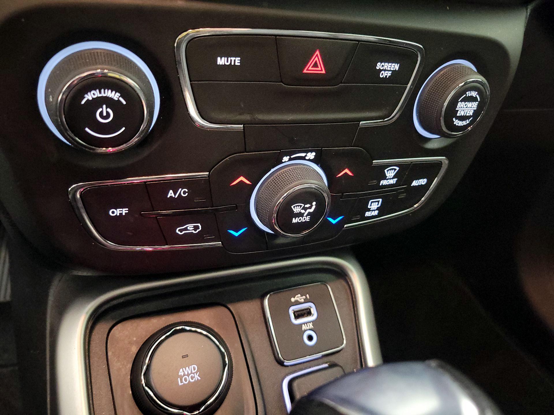 Thumbnail: 2020 Jeep Compass - 17