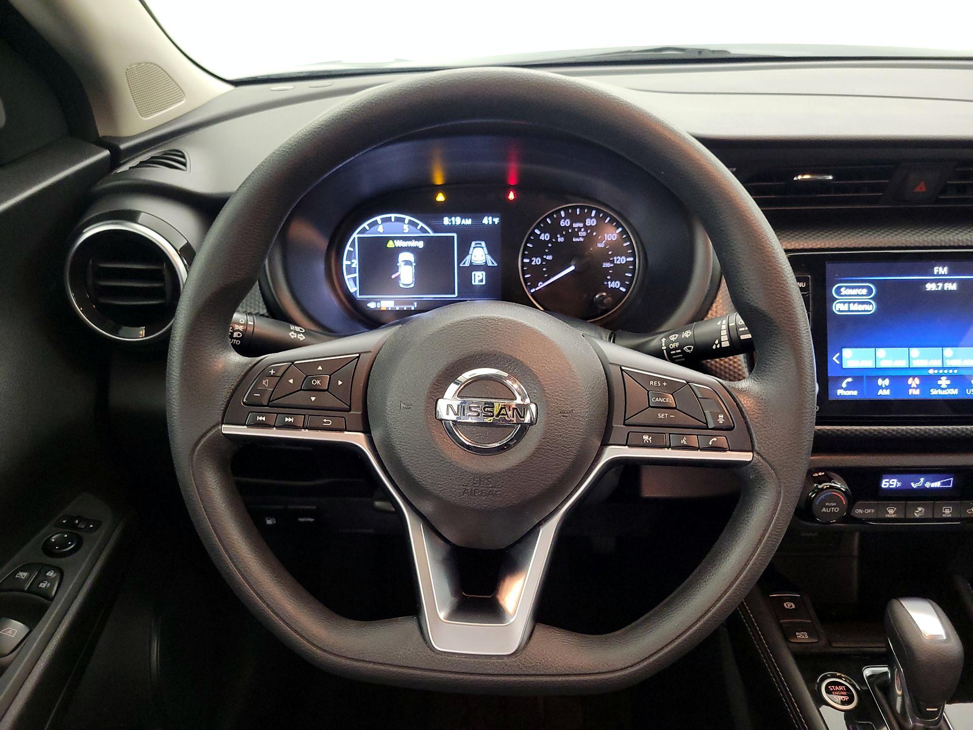 Thumbnail: 2021 Nissan Kicks - 10