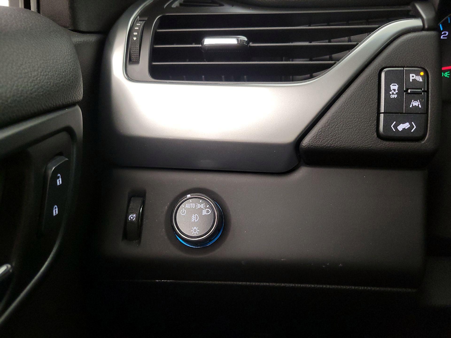 Thumbnail: 2016 Chevrolet Tahoe - 13