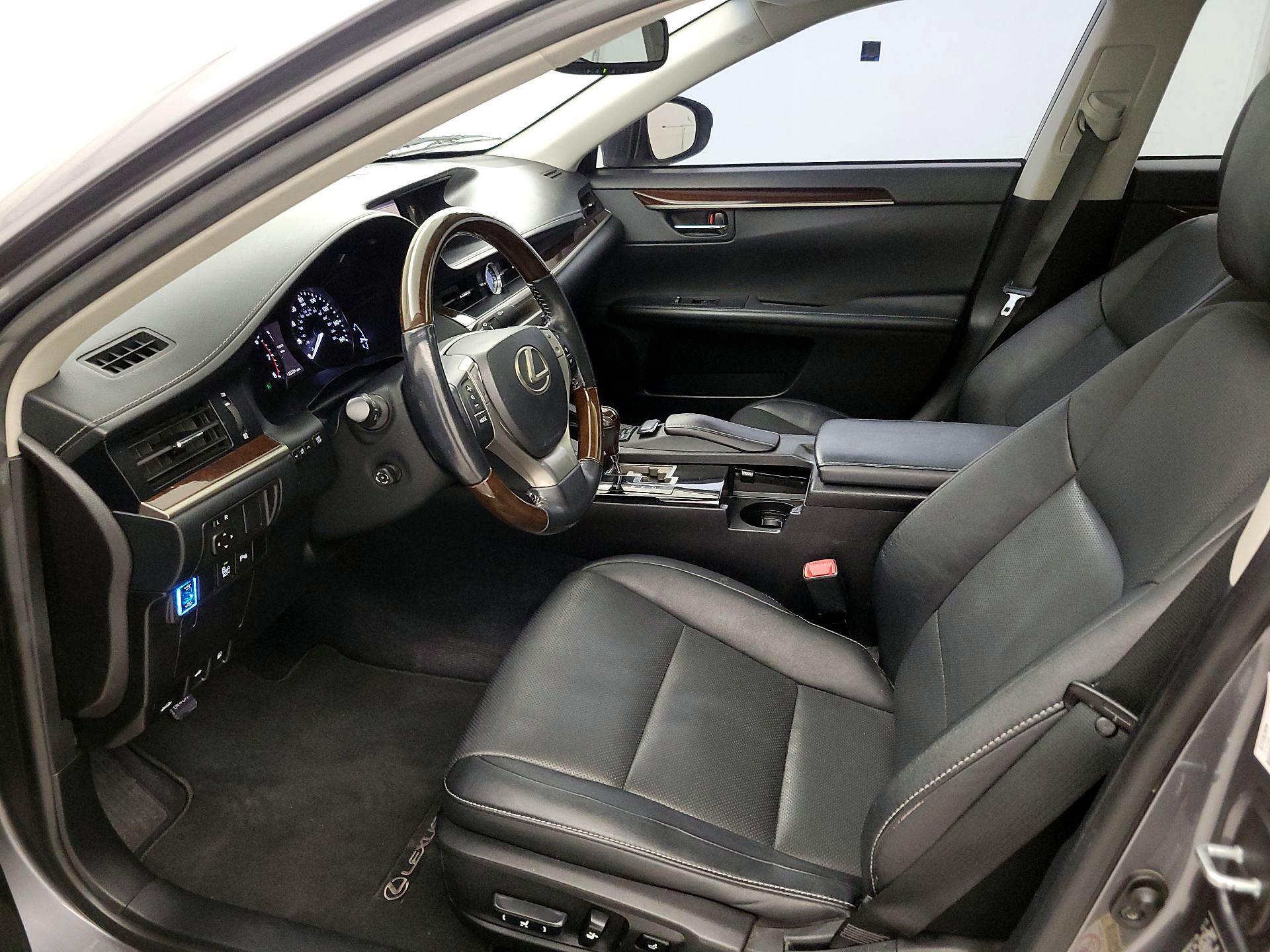 Thumbnail: 2014 Lexus ES - 11