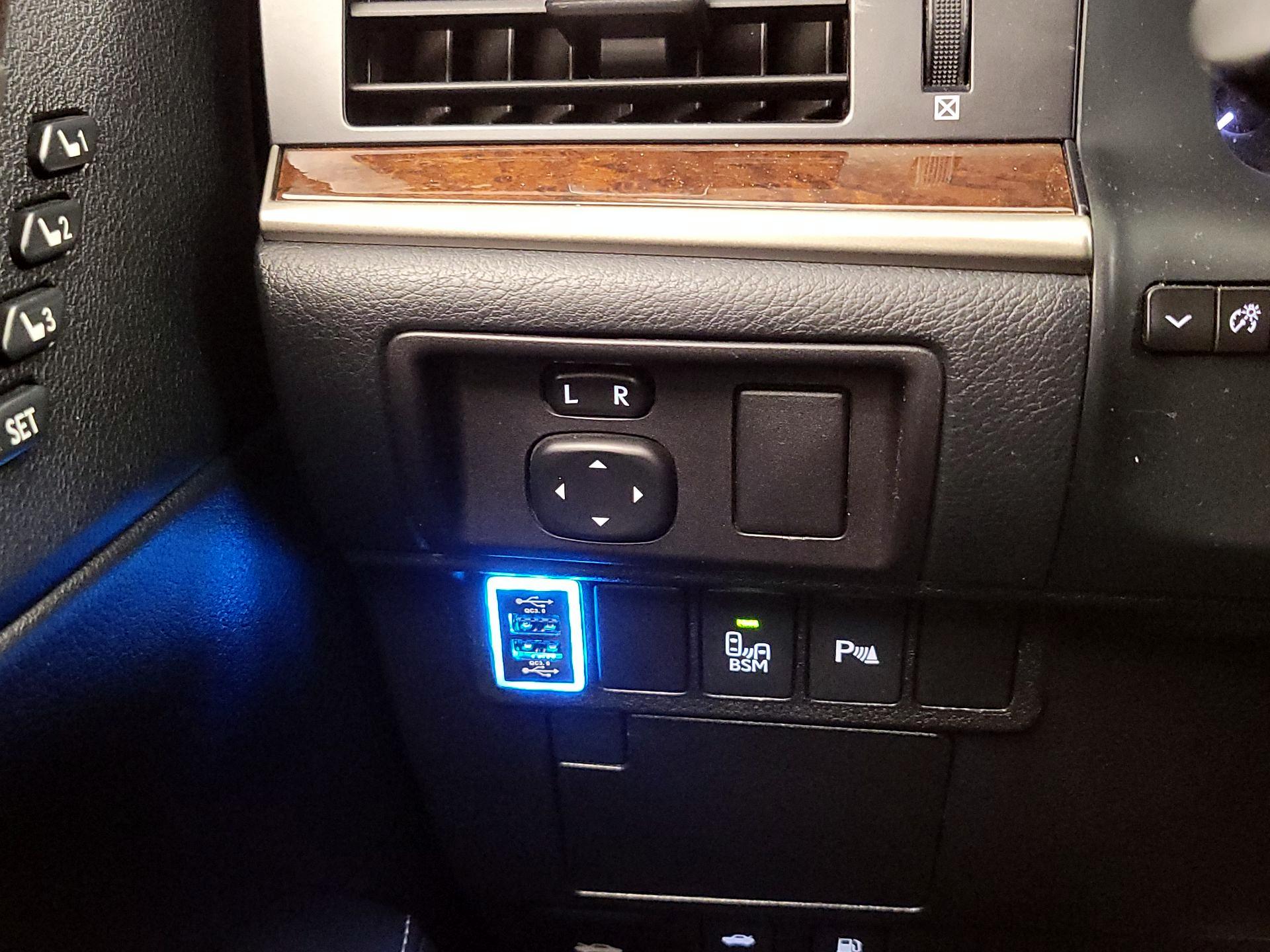 Thumbnail: 2014 Lexus ES - 13