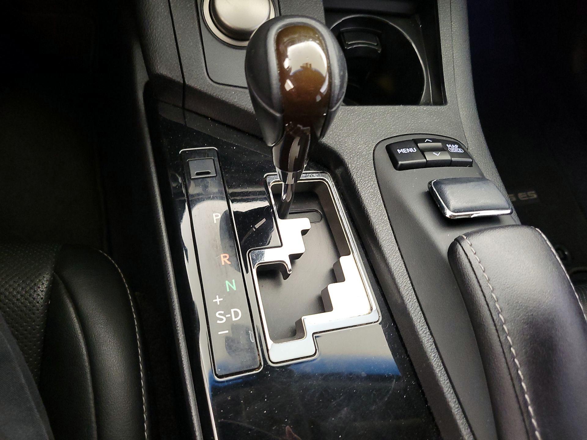 Thumbnail: 2014 Lexus ES - 18