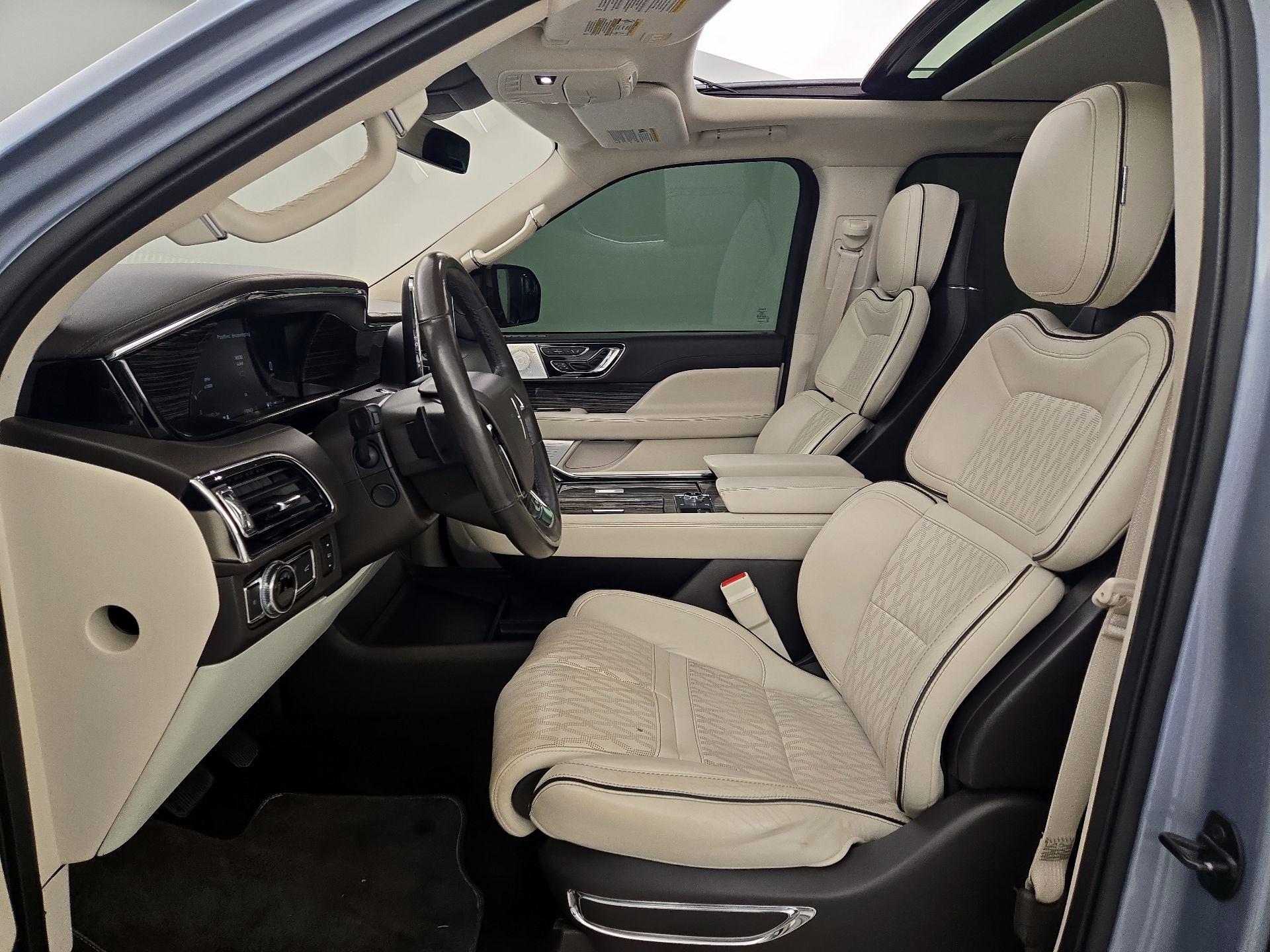 Thumbnail: 2019 Lincoln Navigator - 11