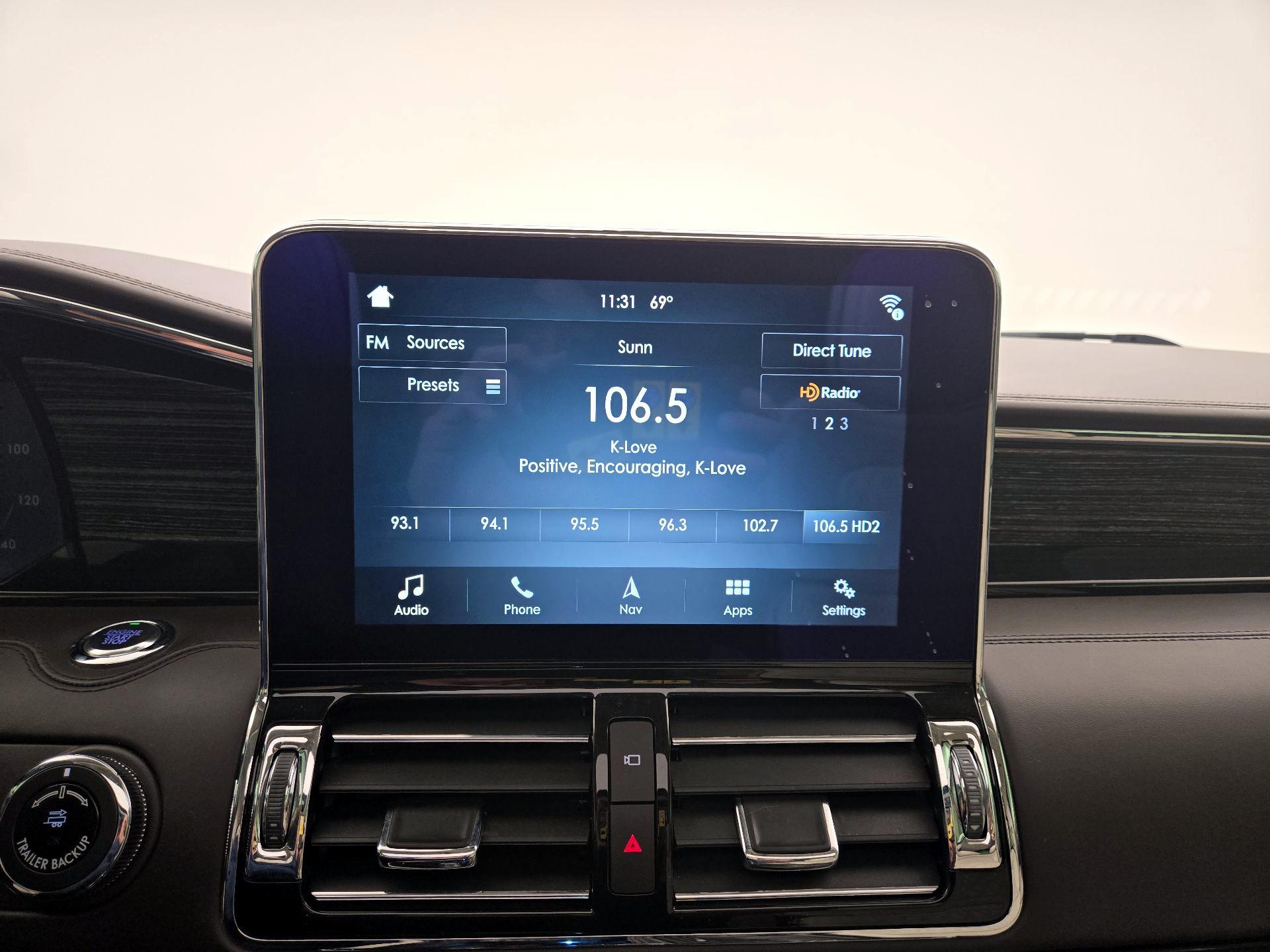 Thumbnail: 2019 Lincoln Navigator - 16