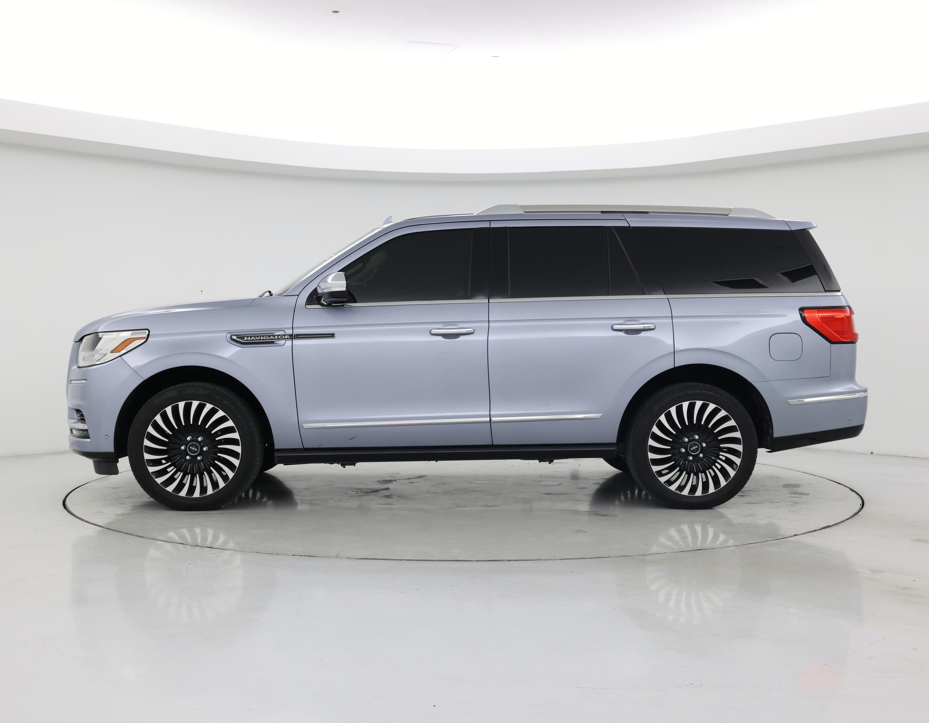 Thumbnail: 2019 Lincoln Navigator - 3