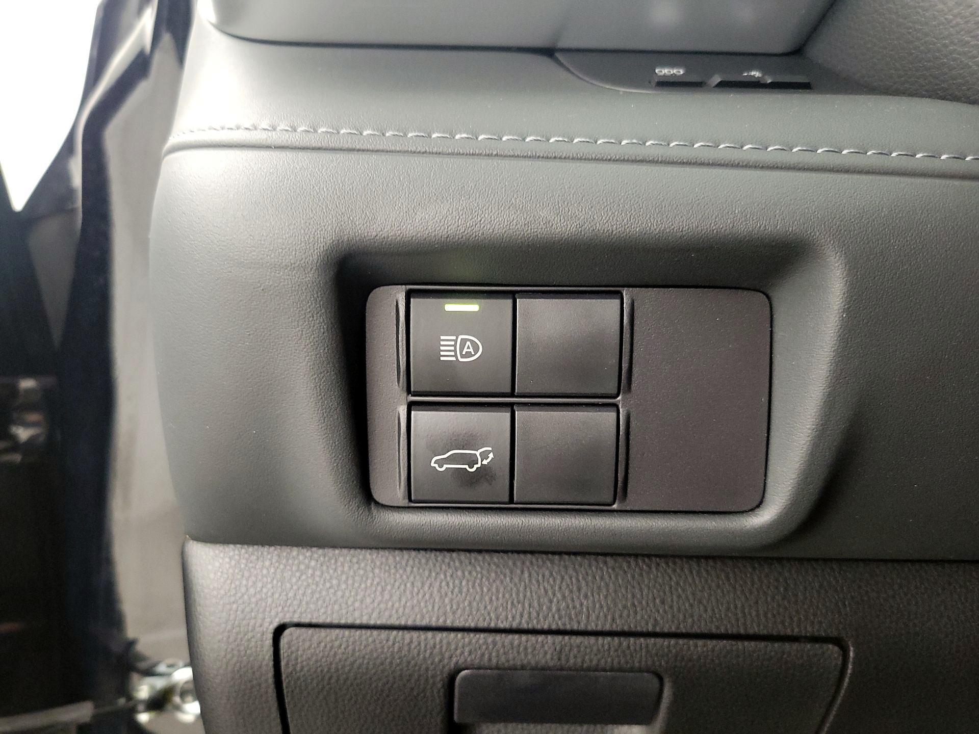 Thumbnail: 2022 Toyota Highlander - 13