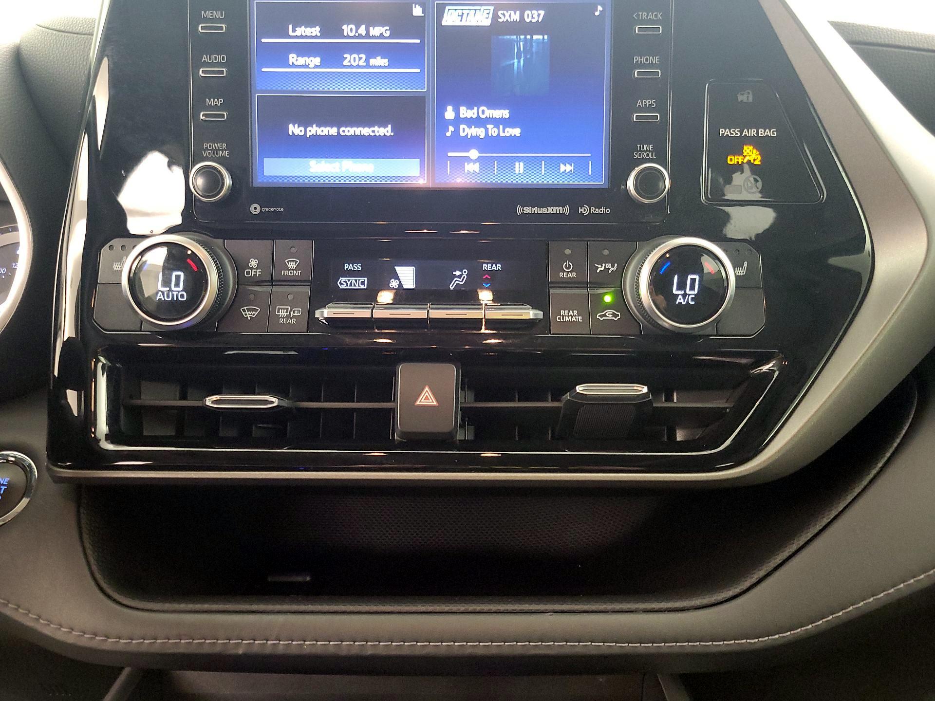 Thumbnail: 2022 Toyota Highlander - 16