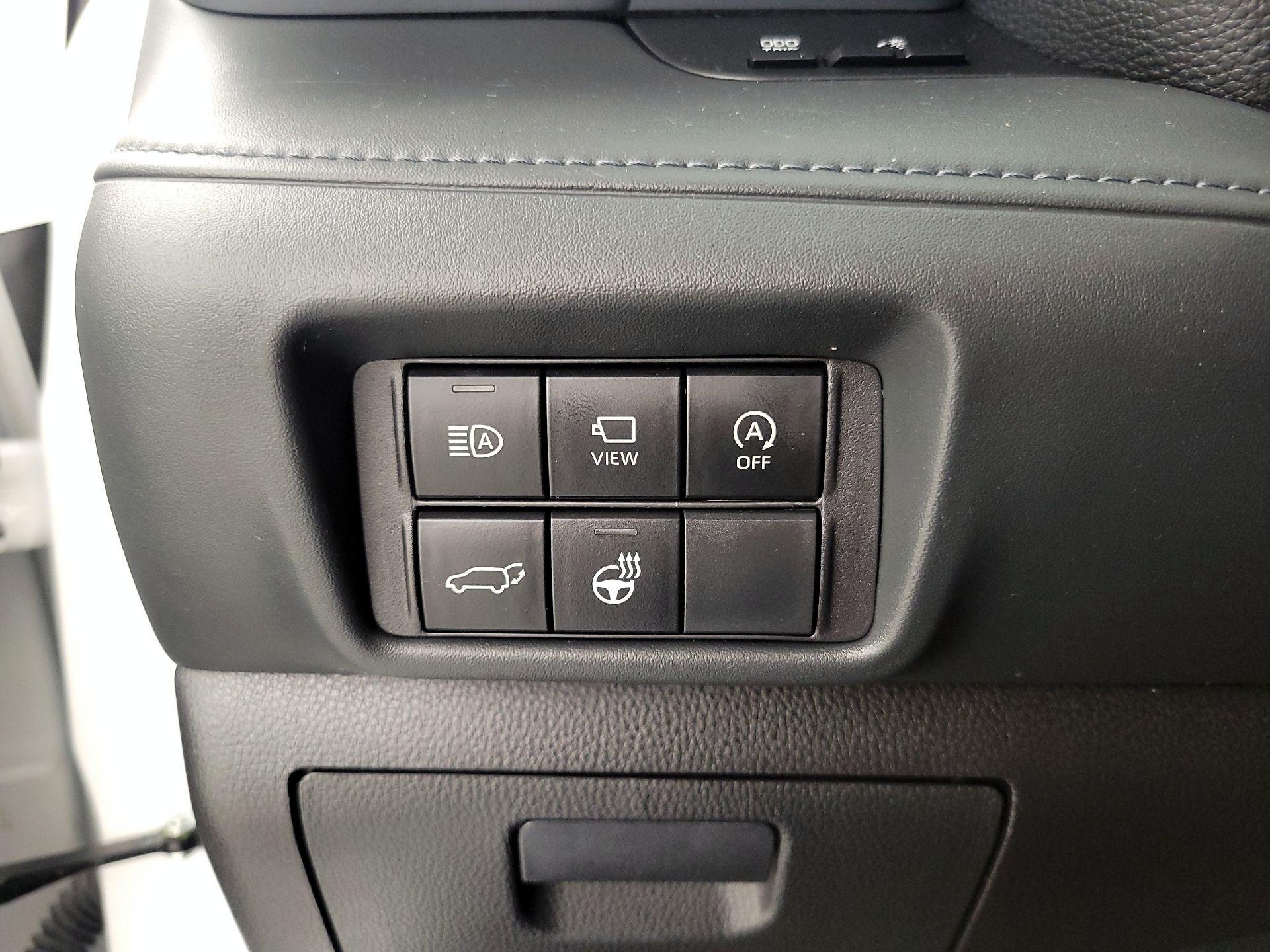 Thumbnail: 2023 Toyota Highlander - 13