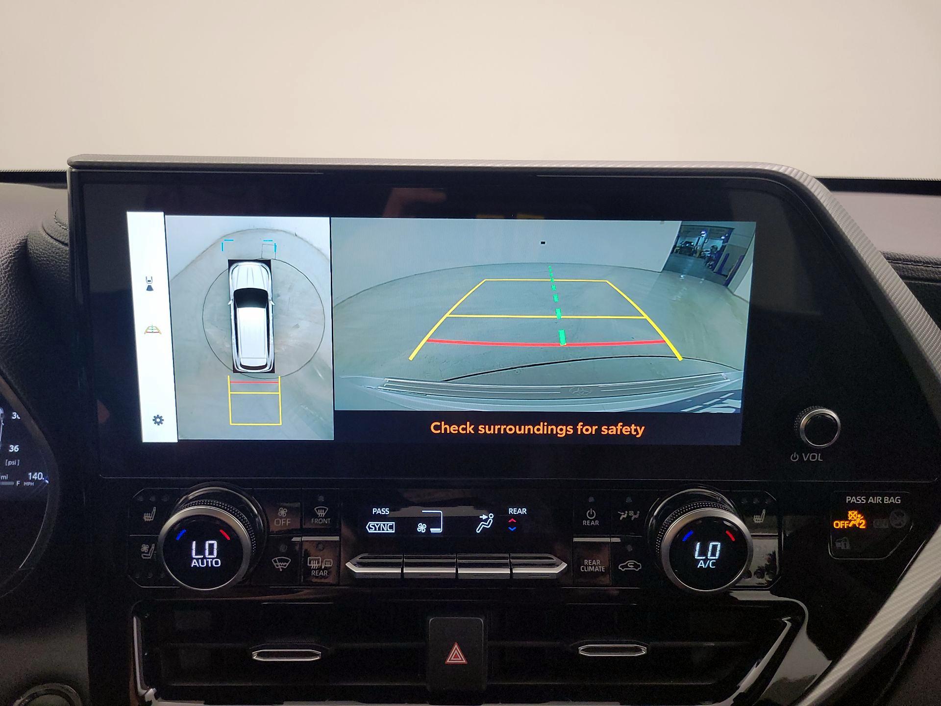 Thumbnail: 2023 Toyota Highlander - 14