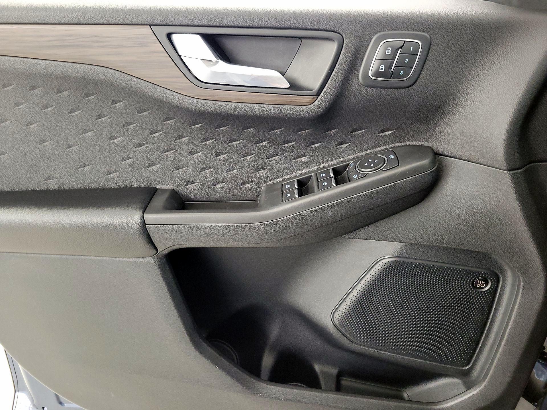 Thumbnail: 2020 Ford Escape - 12