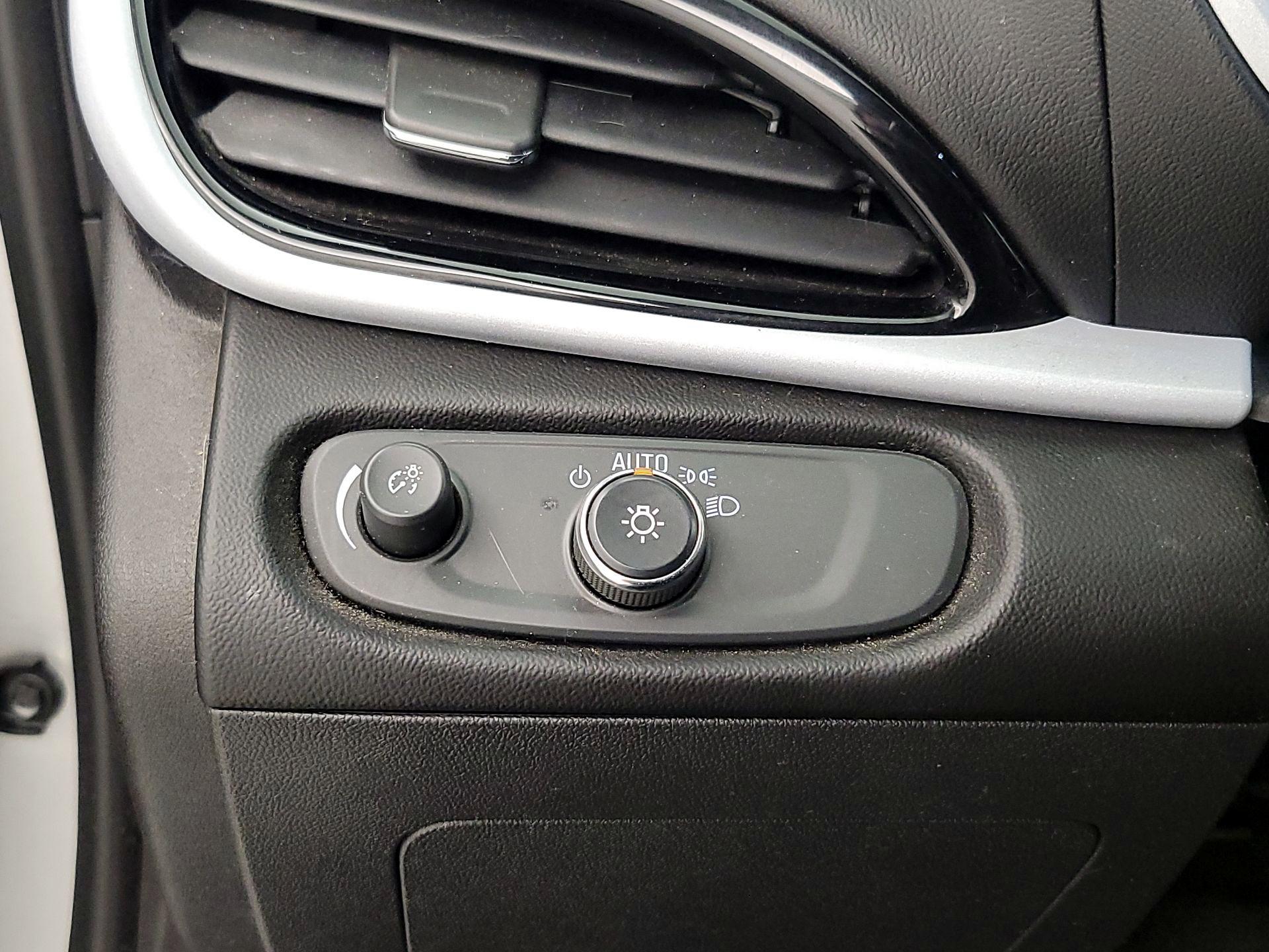 Thumbnail: 2017 Chevrolet Volt - 13