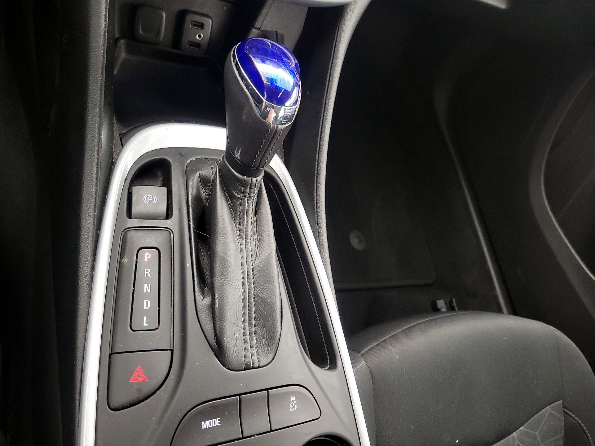 Thumbnail: 2017 Chevrolet Volt - 17