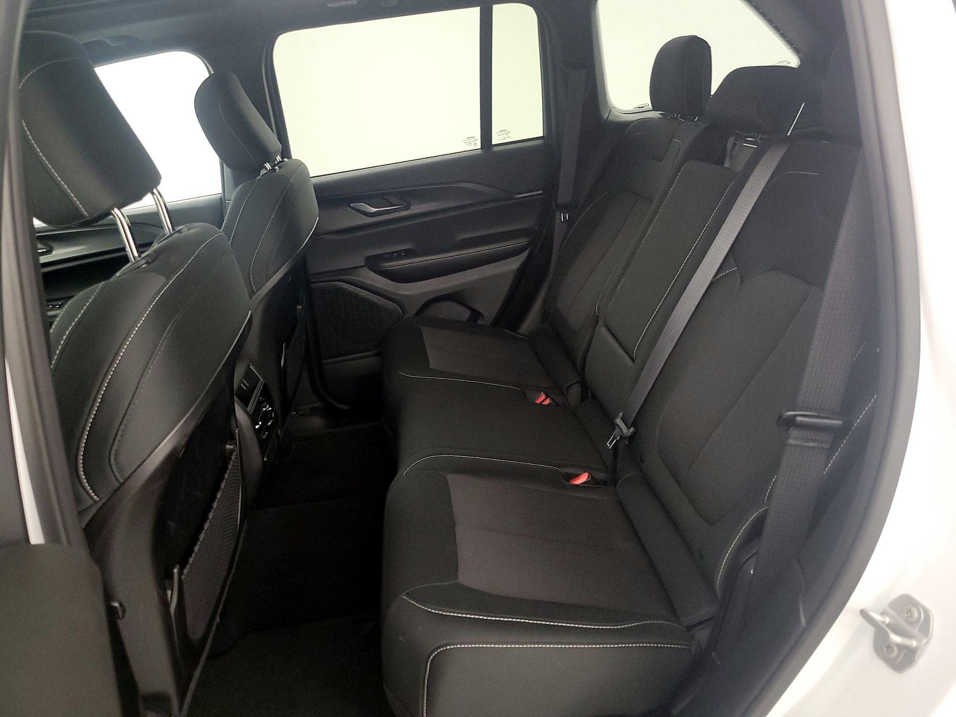 Thumbnail: 2025 Jeep Grand Cherokee - 20