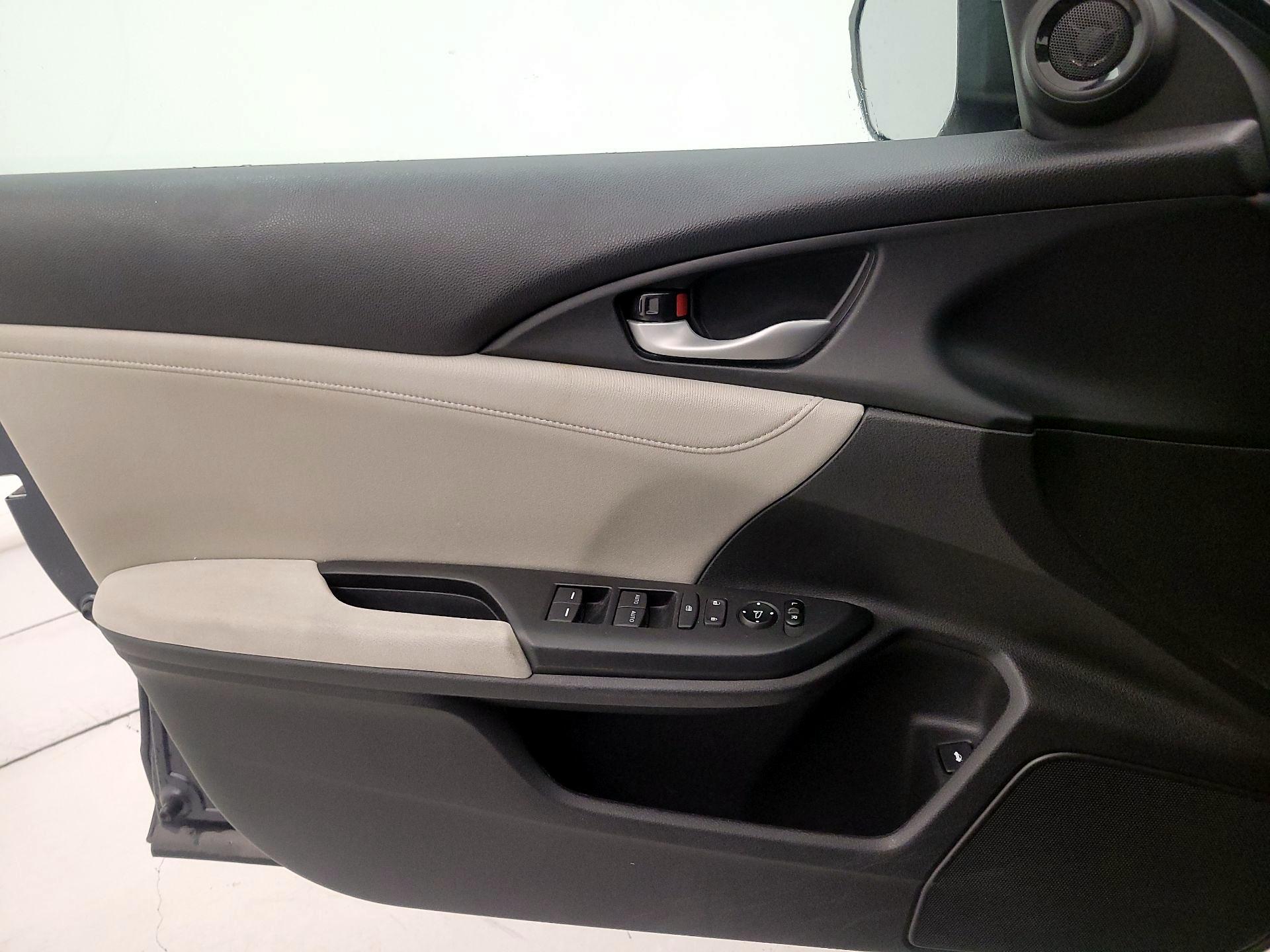 Thumbnail: 2020 Honda Insight - 12