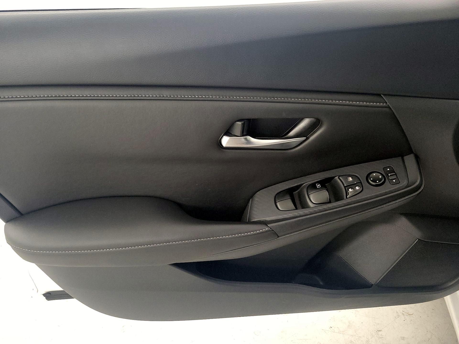 Thumbnail: 2023 Nissan Sentra - 12