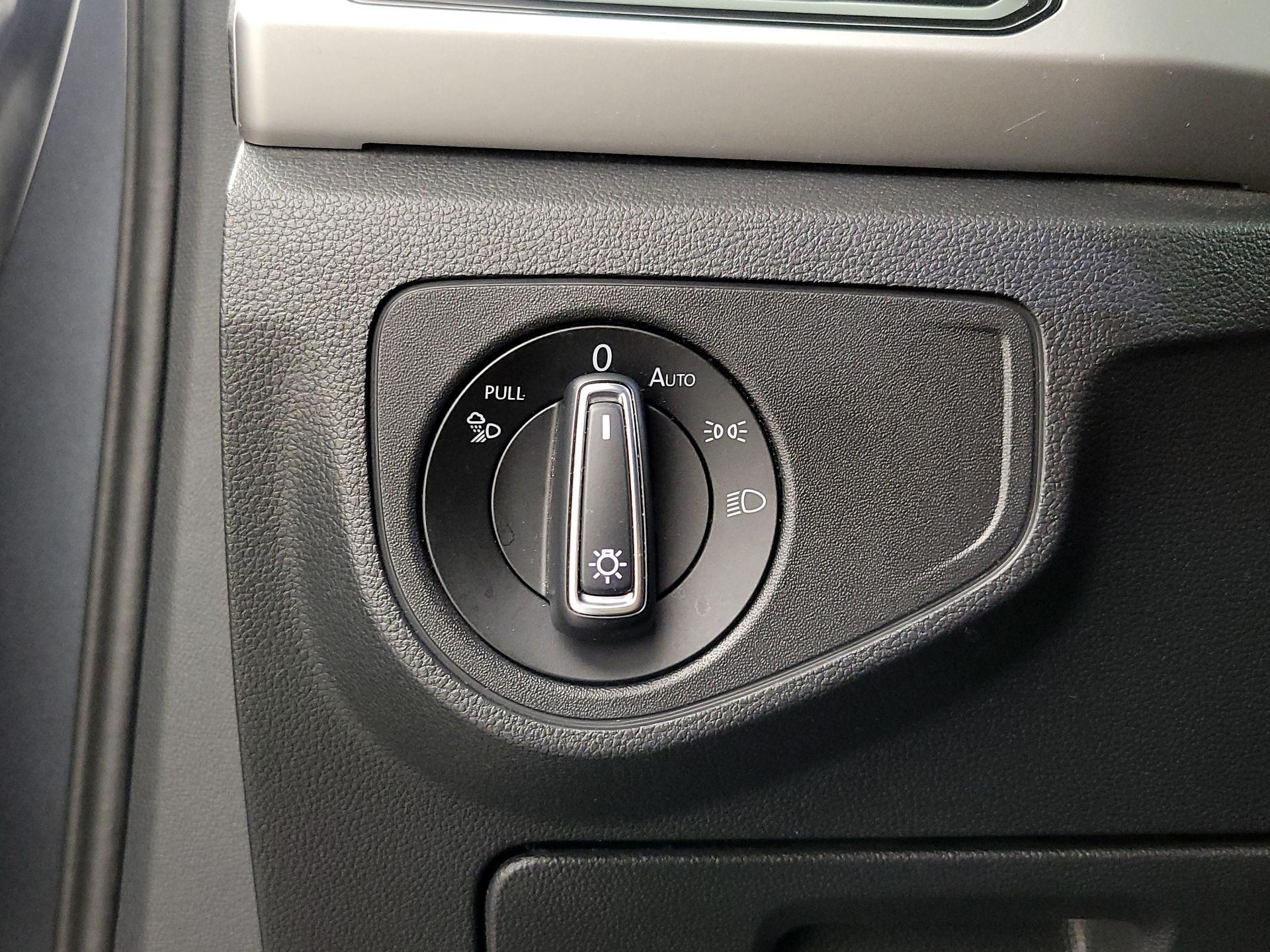 Thumbnail: 2023 Volkswagen Atlas - 13