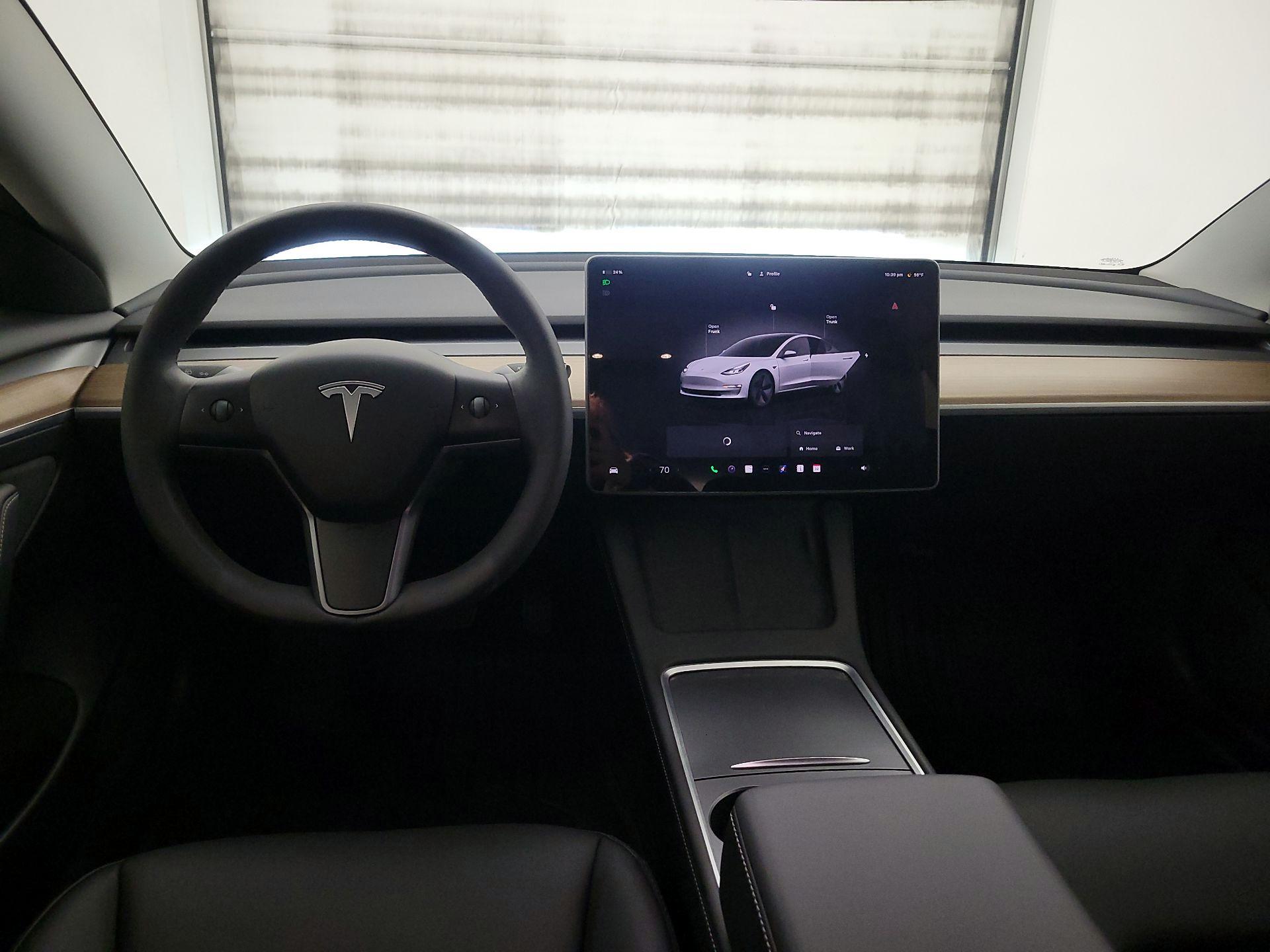 Thumbnail: 2023 Tesla Model 3 - 9