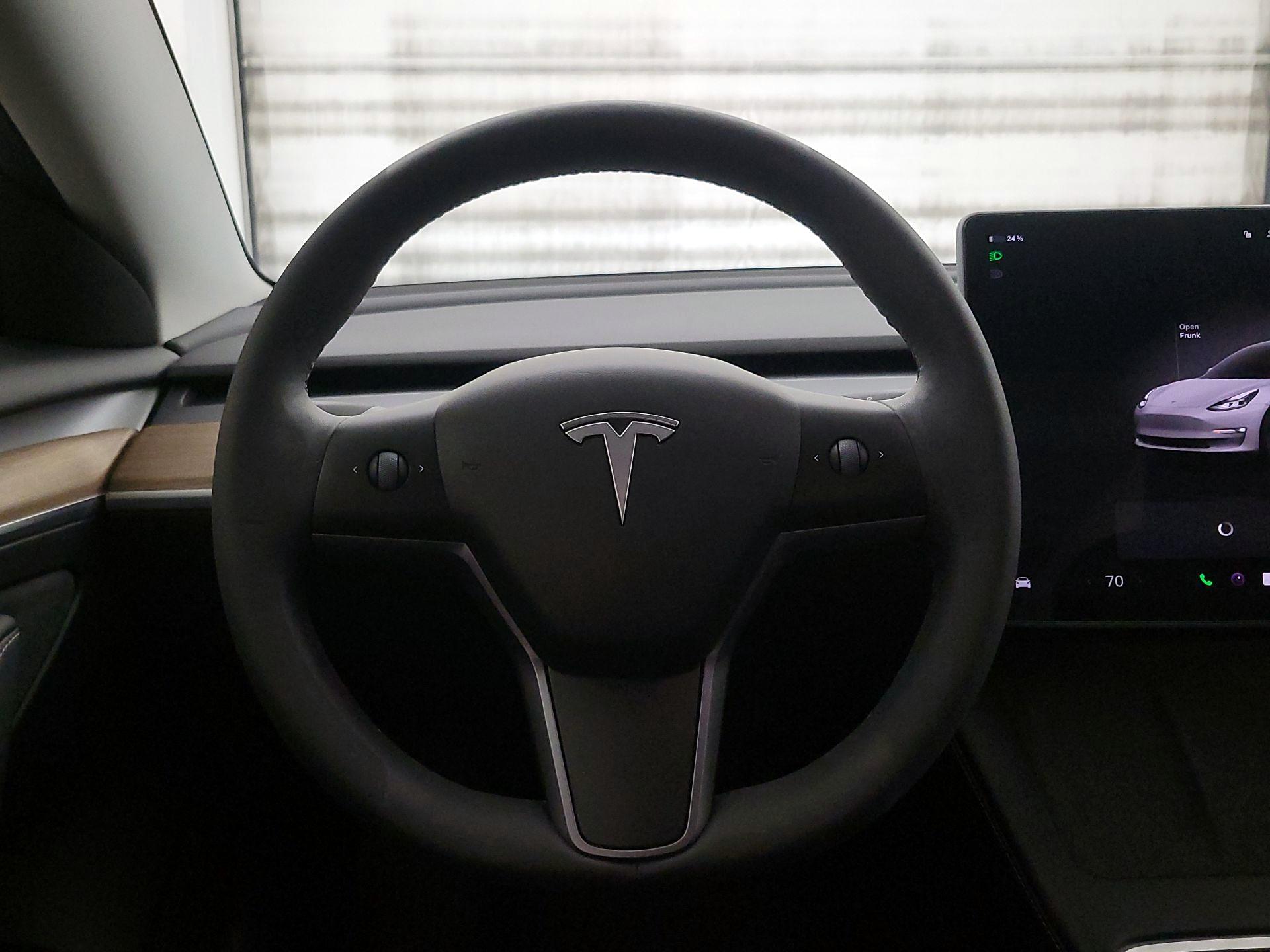 Thumbnail: 2023 Tesla Model 3 - 10