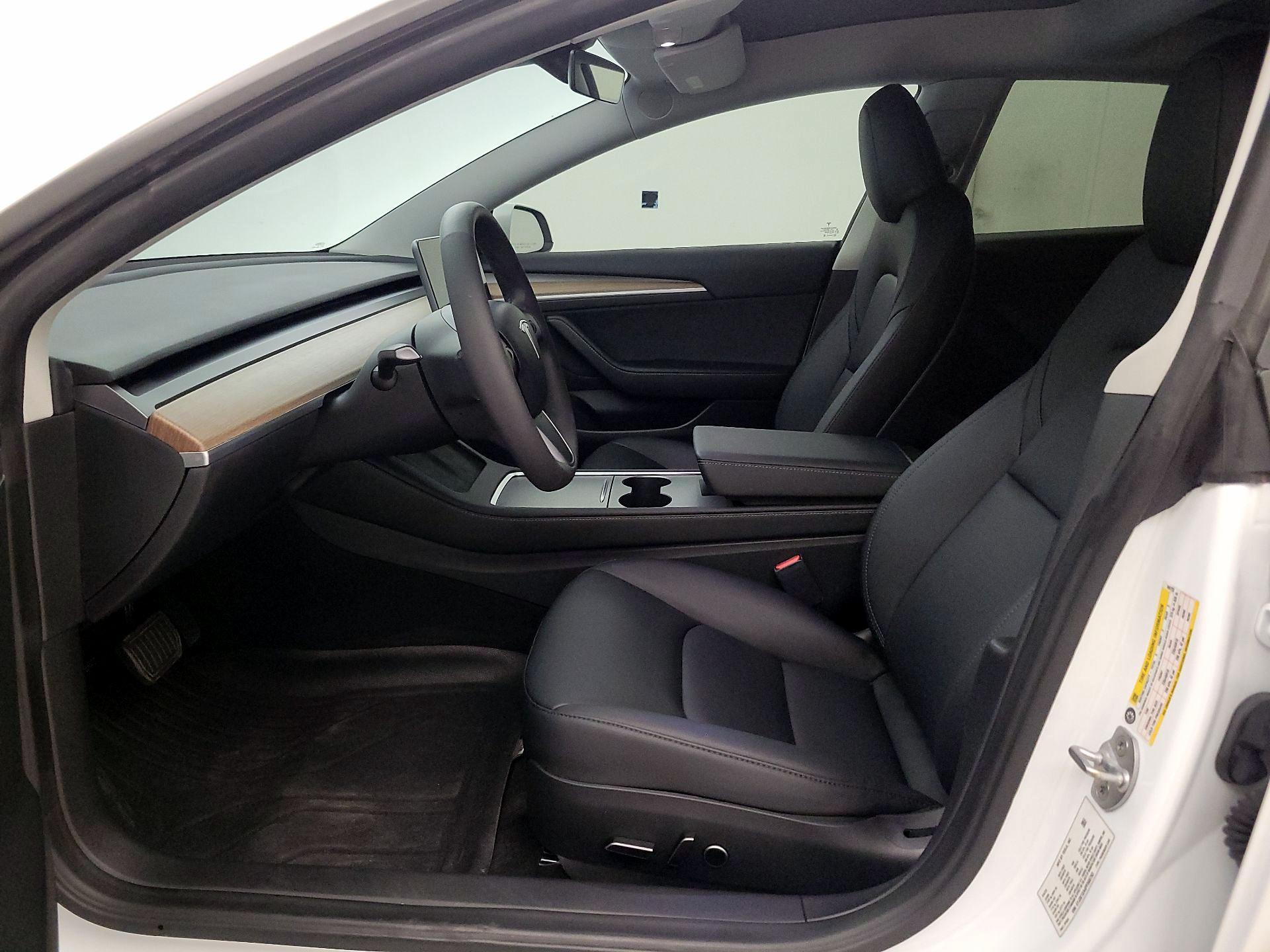 Thumbnail: 2023 Tesla Model 3 - 11