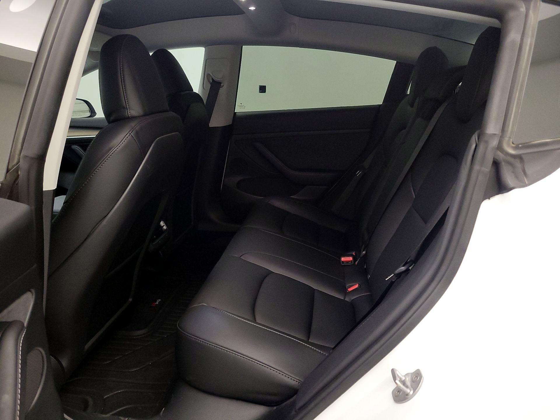 Thumbnail: 2023 Tesla Model 3 - 19