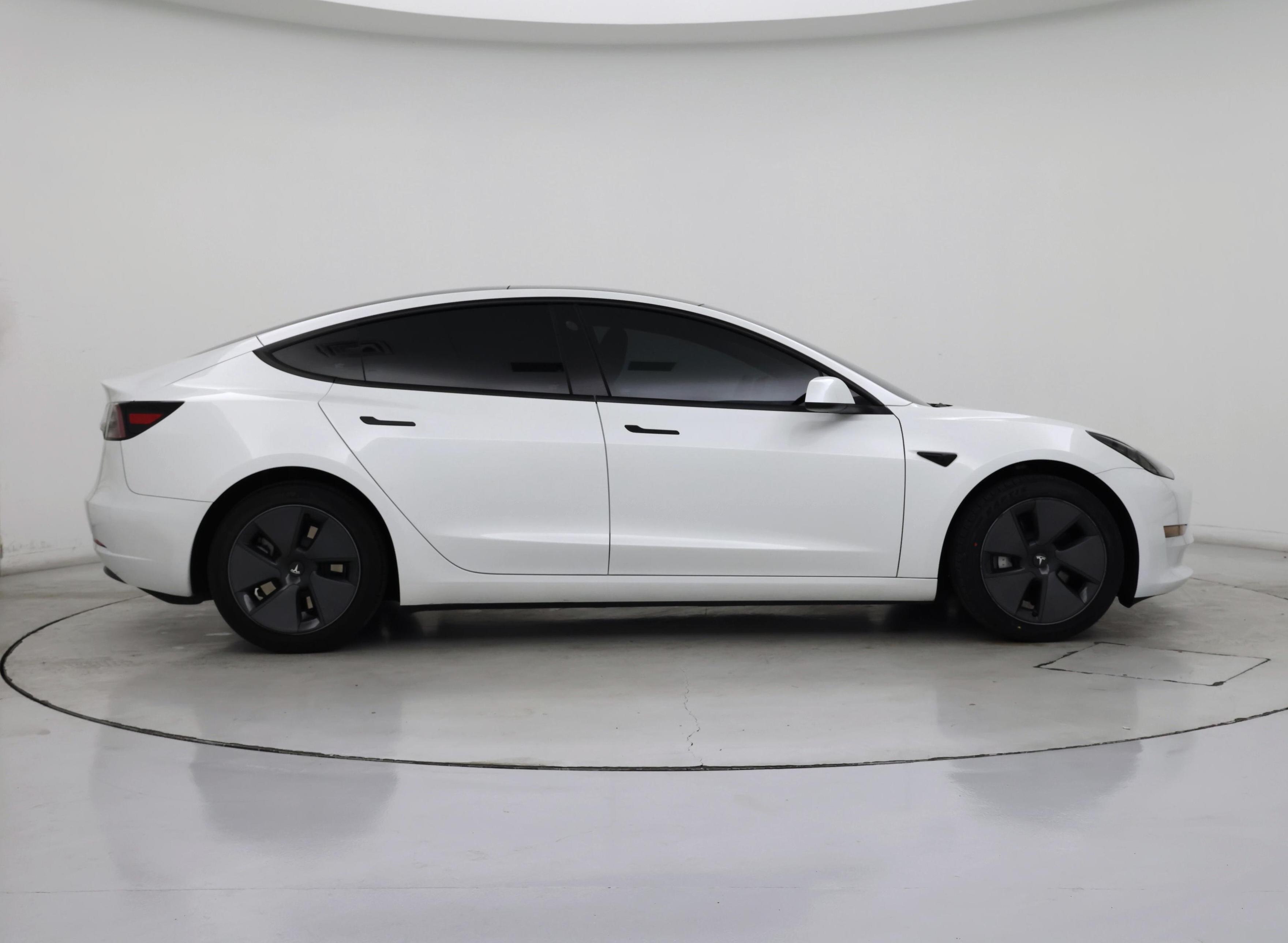Thumbnail: 2023 Tesla Model 3 - 7