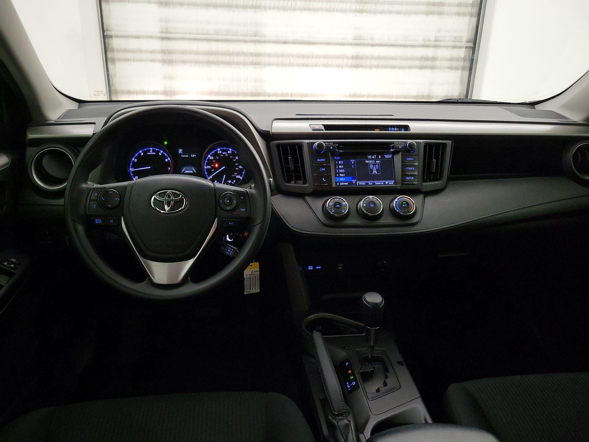 Thumbnail: 2018 Toyota RAV4 - 9