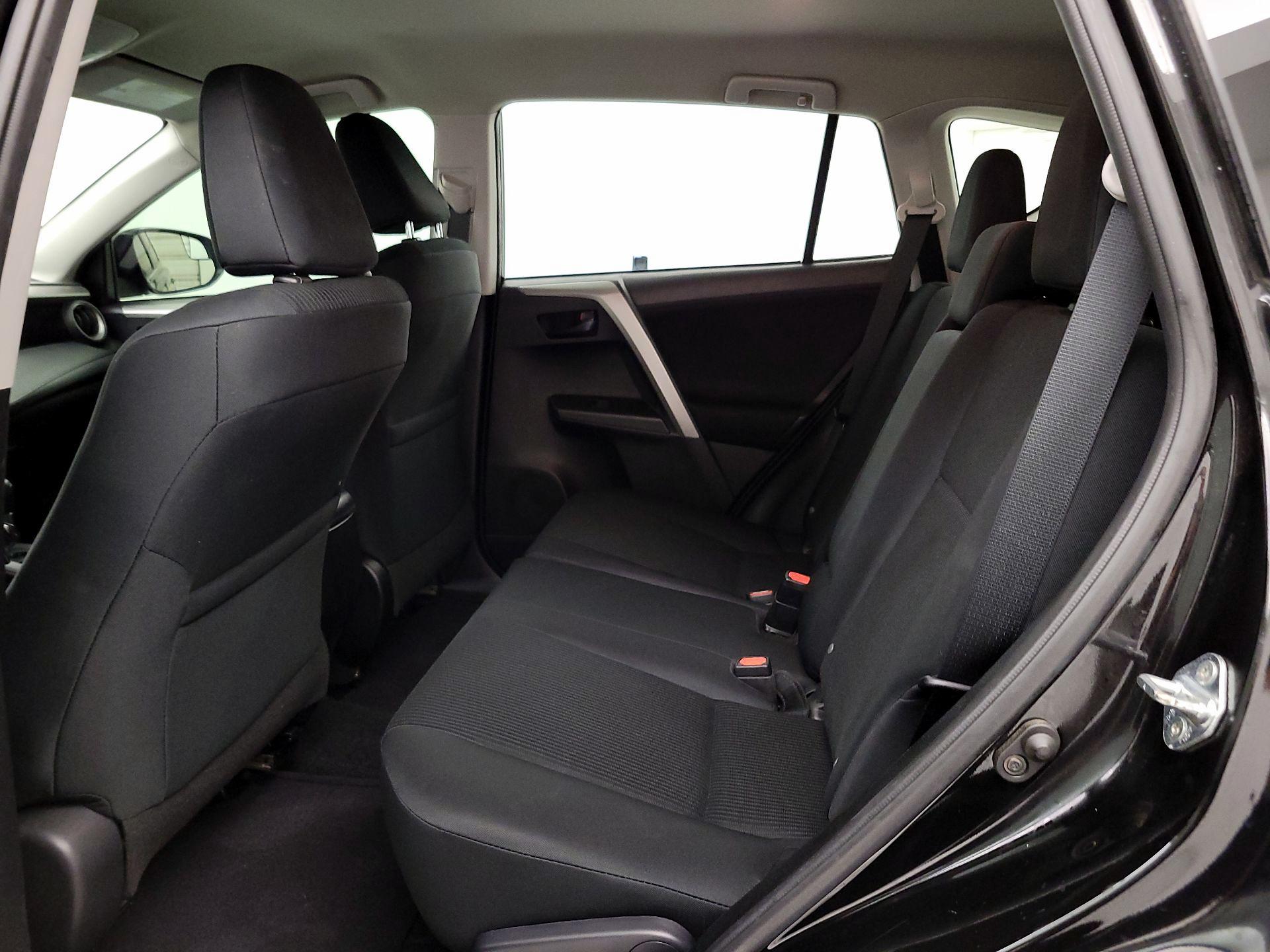 Thumbnail: 2018 Toyota RAV4 - 19