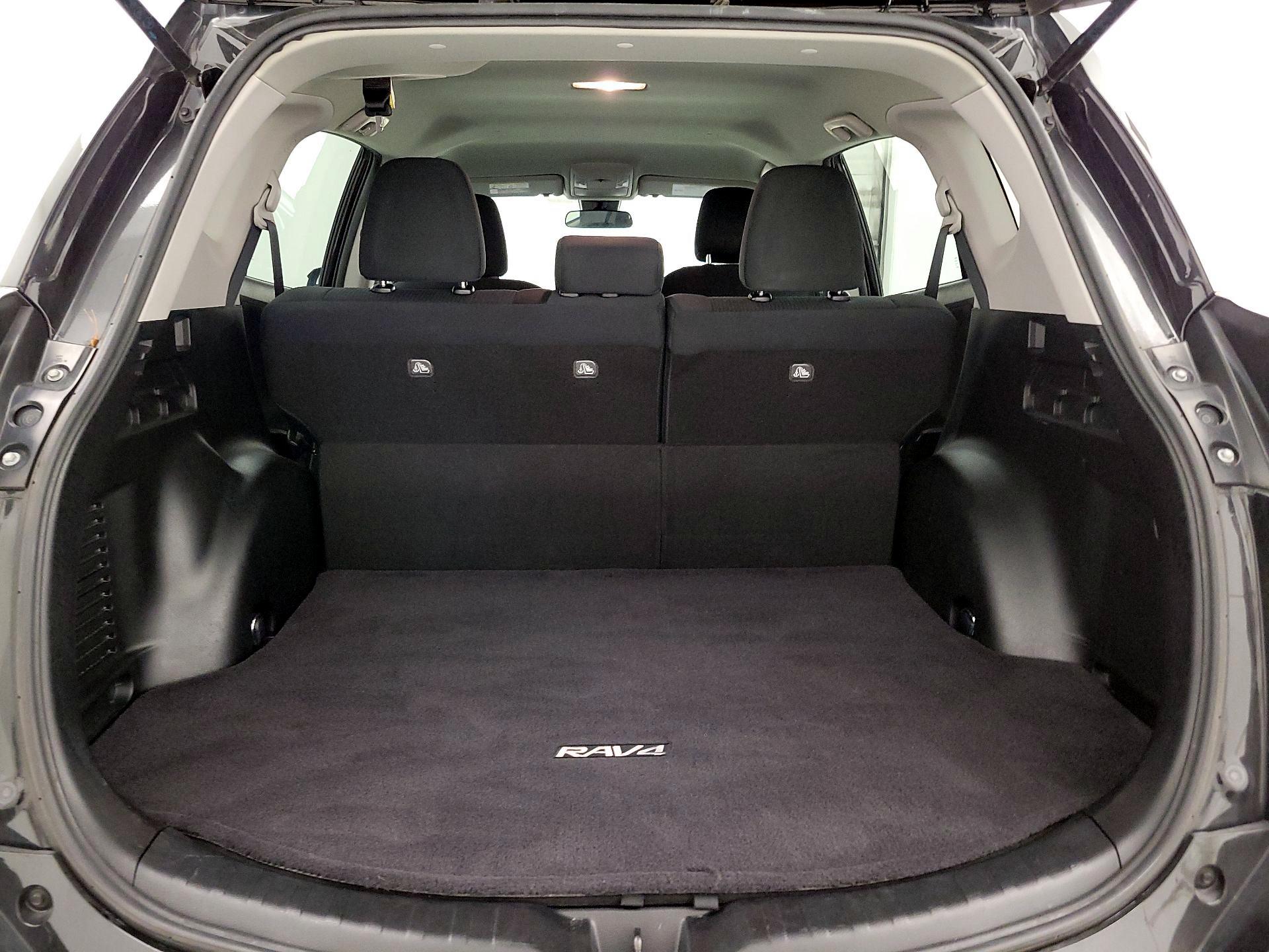 Thumbnail: 2018 Toyota RAV4 - 20