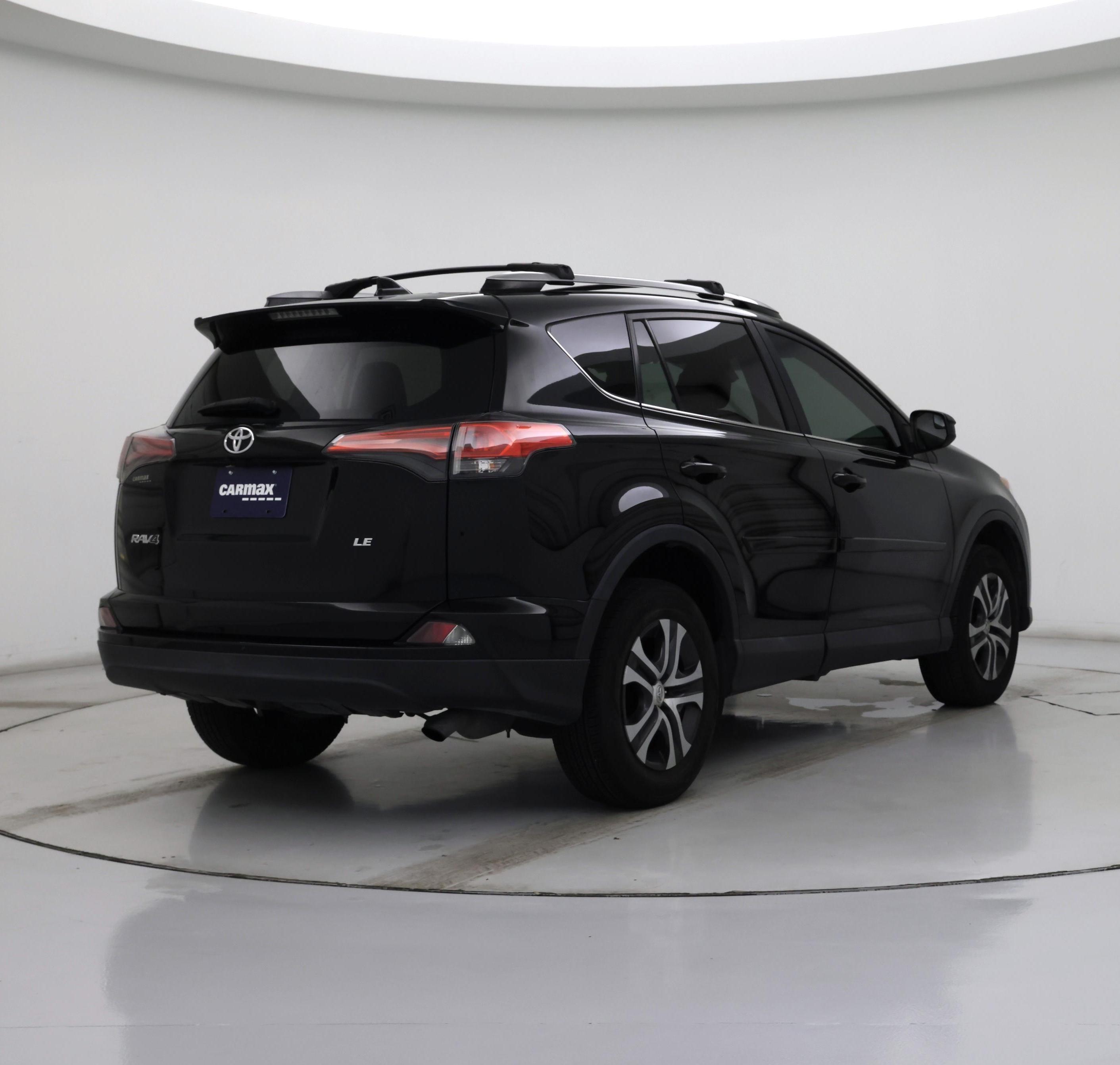 Thumbnail: 2018 Toyota RAV4 - 8