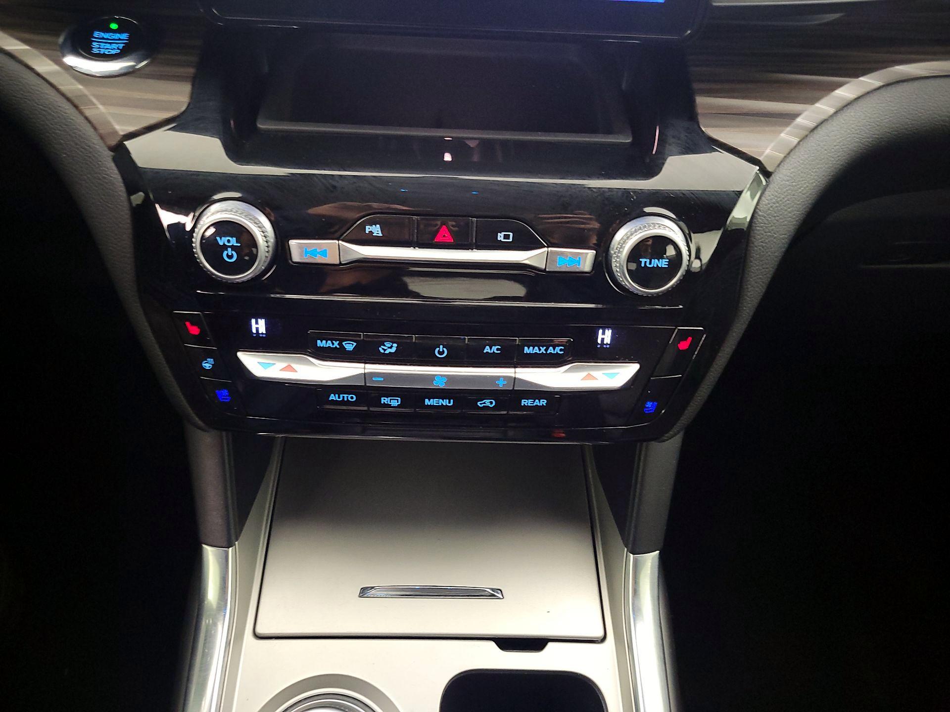 Thumbnail: 2021 Ford Explorer - 17