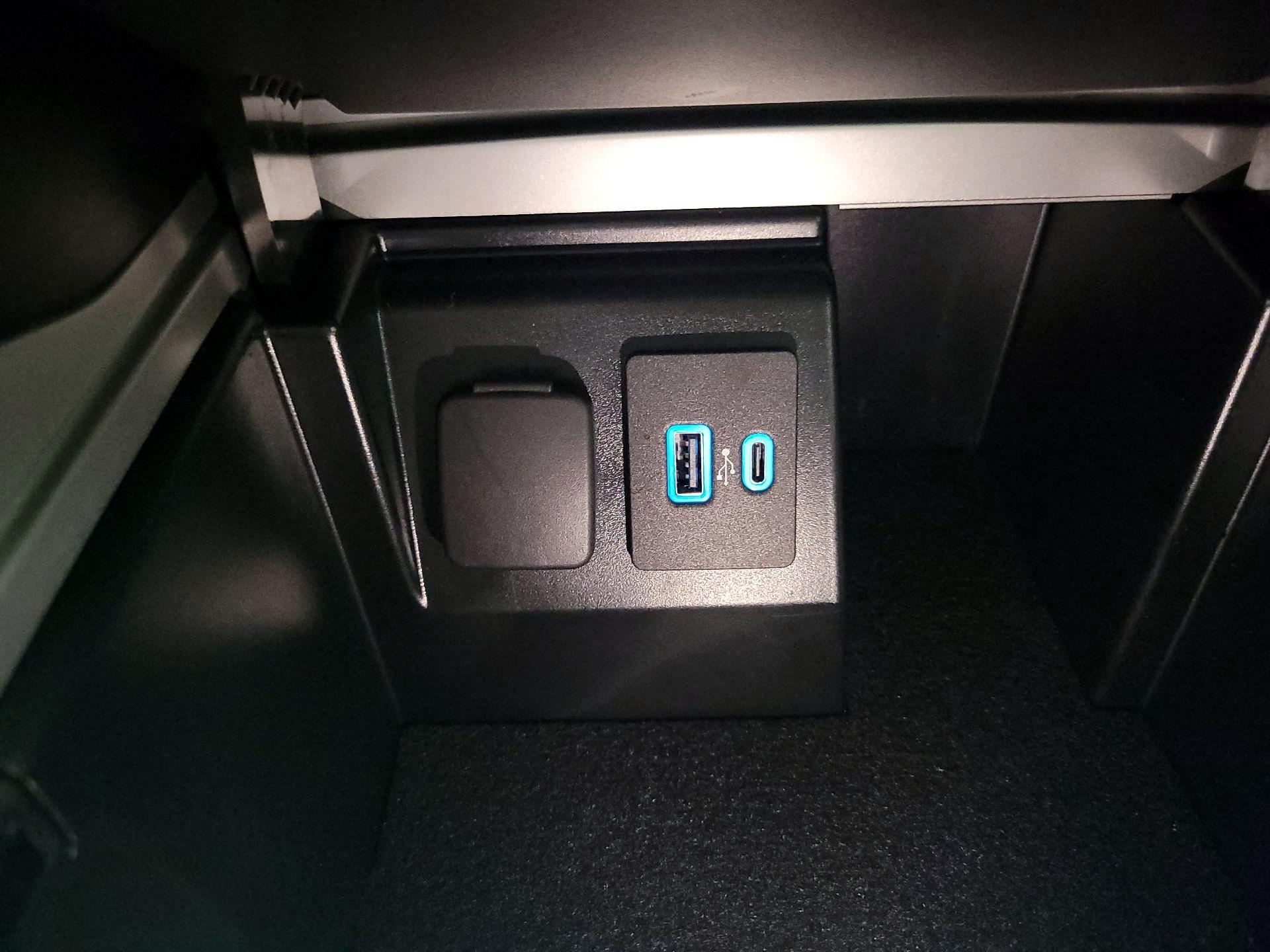 Thumbnail: 2021 Ford Explorer - 19